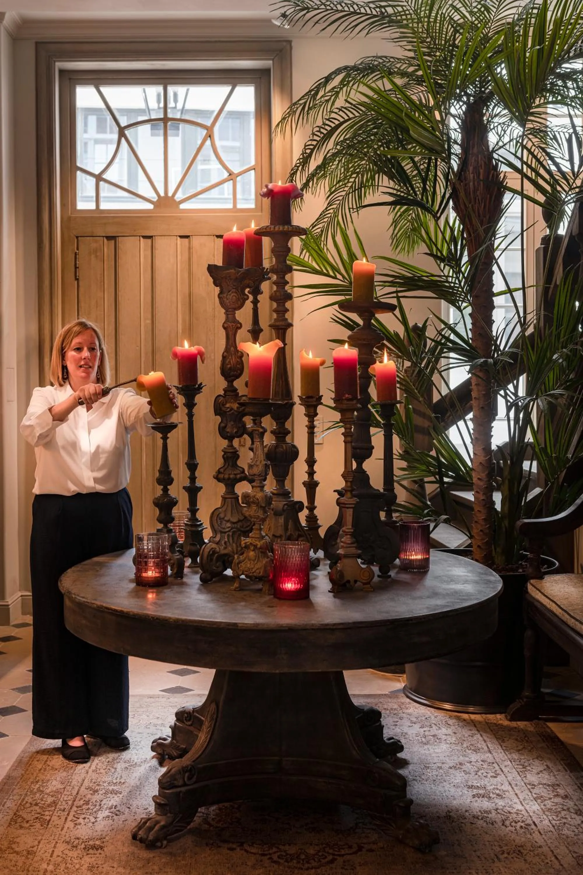 Lobby or reception in The Notary