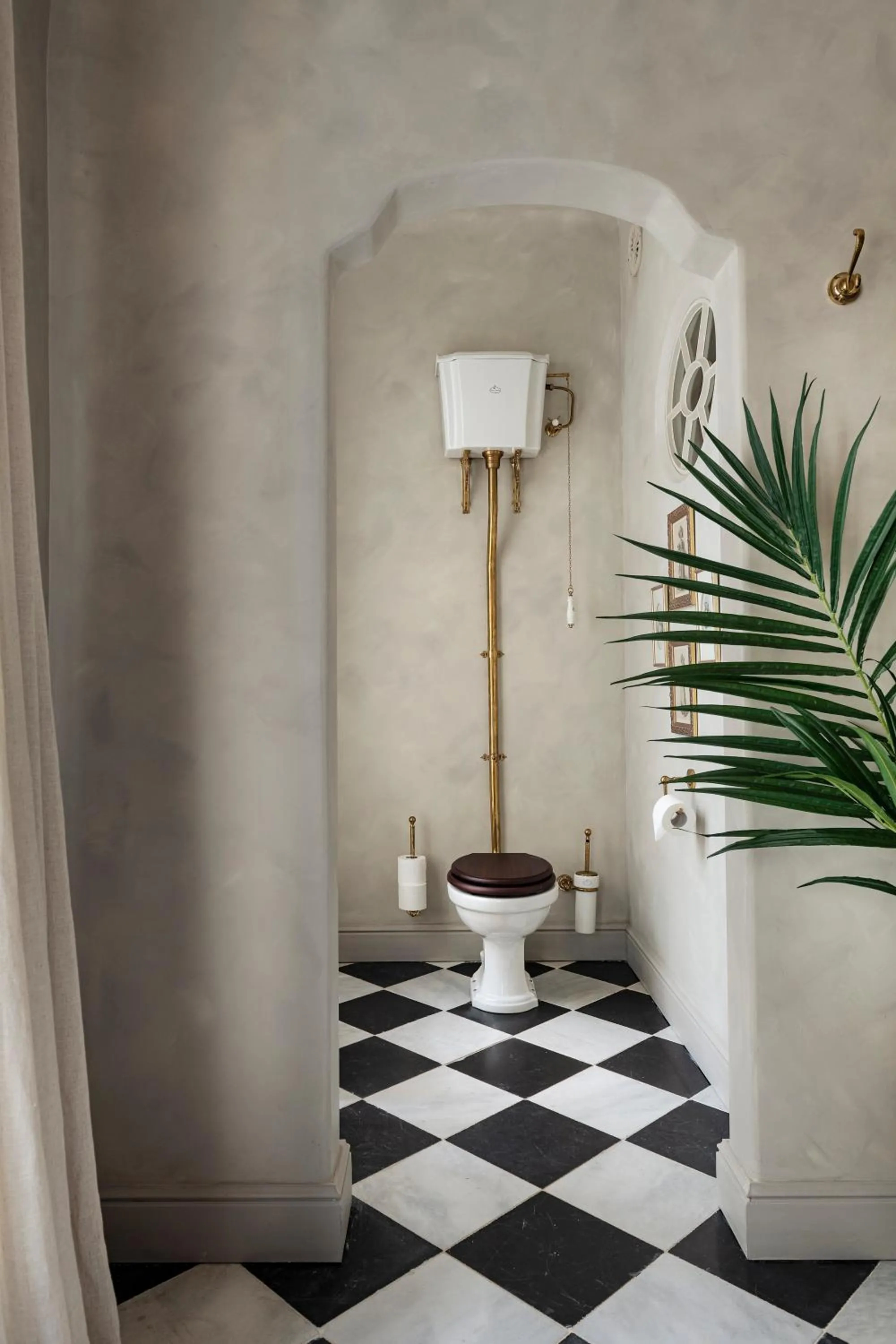 Toilet in The Notary