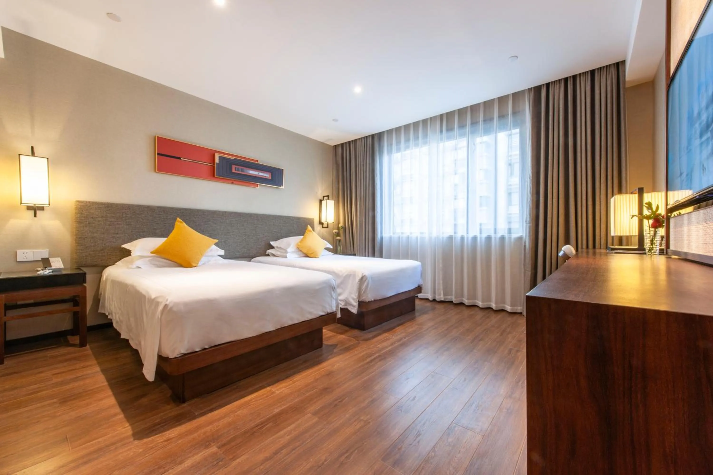 Photo of the whole room, Bed in SSAW Boutique Hotel Shanghai Huangpu River