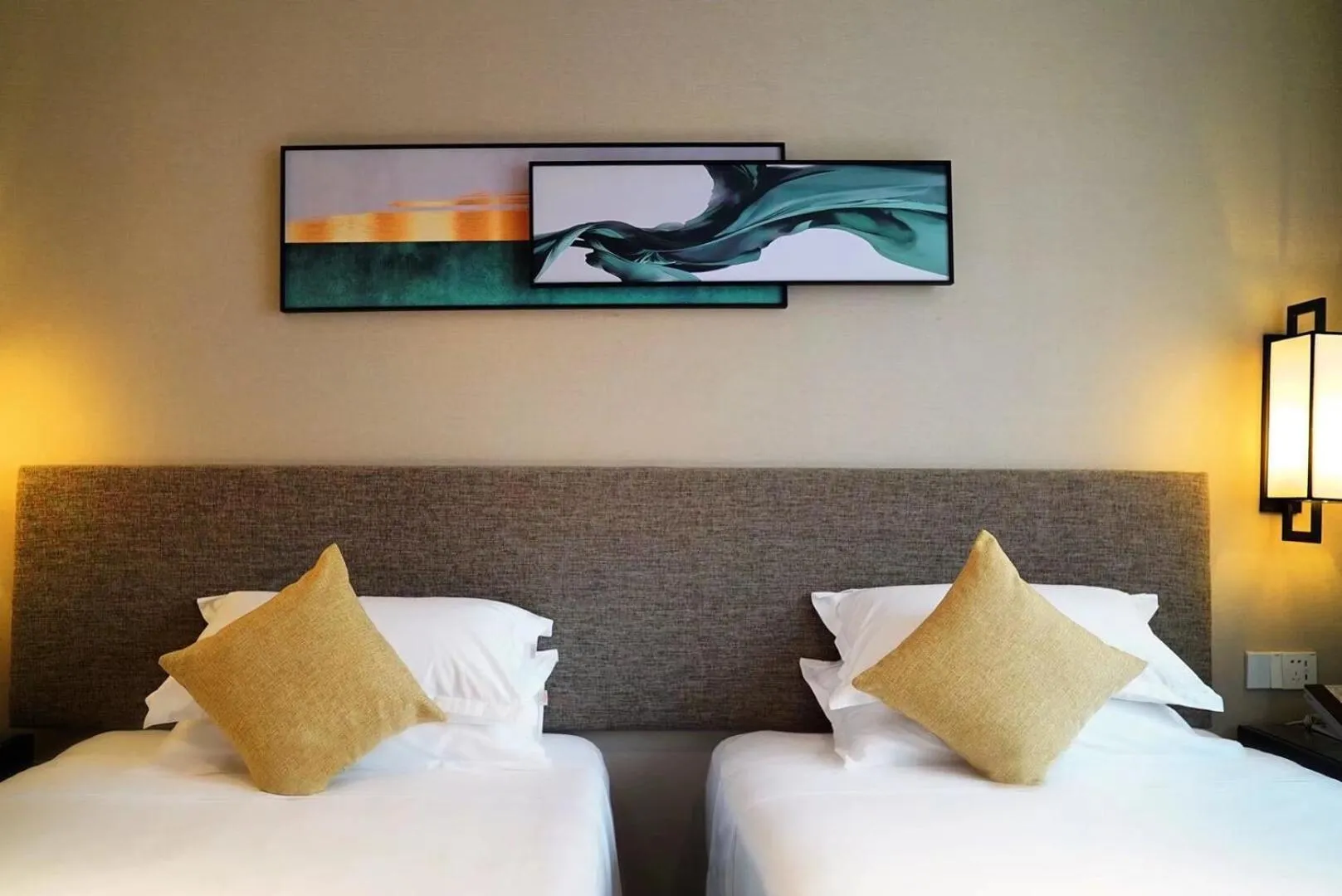 Bed in SSAW Boutique Hotel Shanghai Huangpu River