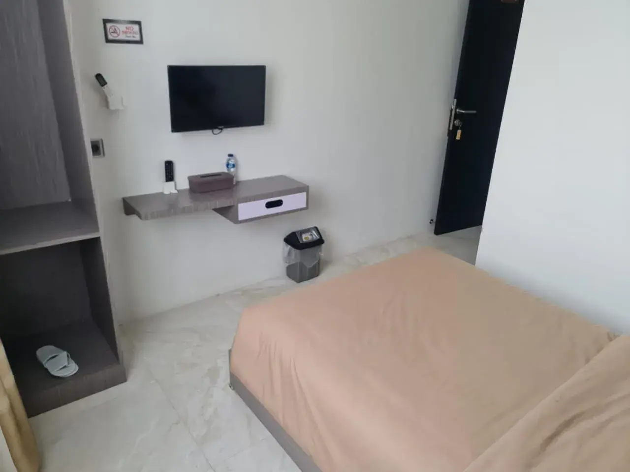Single Room - single occupancy in PURNAMA BALIGE HOTEL Single Room - single occupancy in PURNAMA BALIGE HOTEL