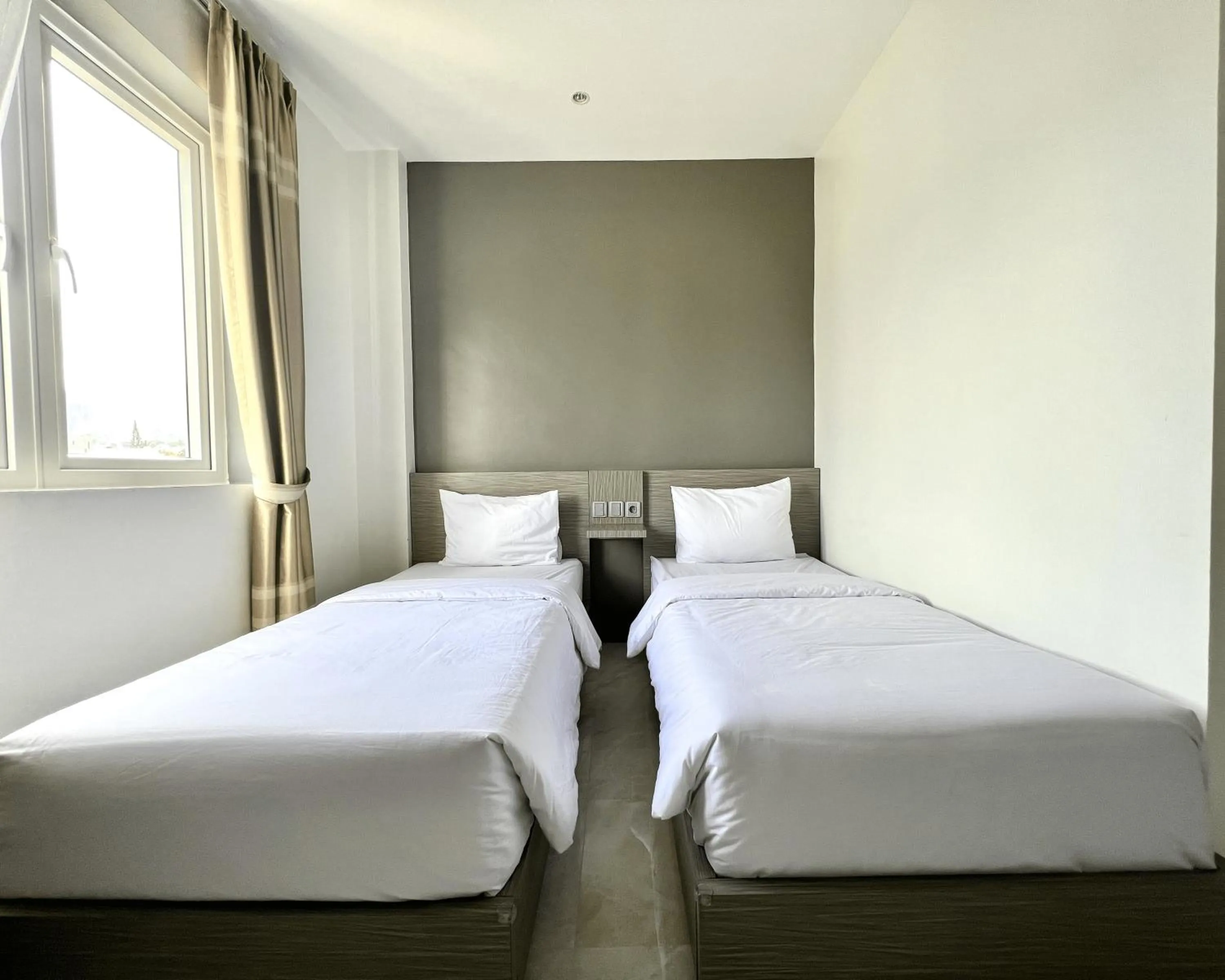 Bedroom, Bed in PURNAMA BALIGE HOTEL