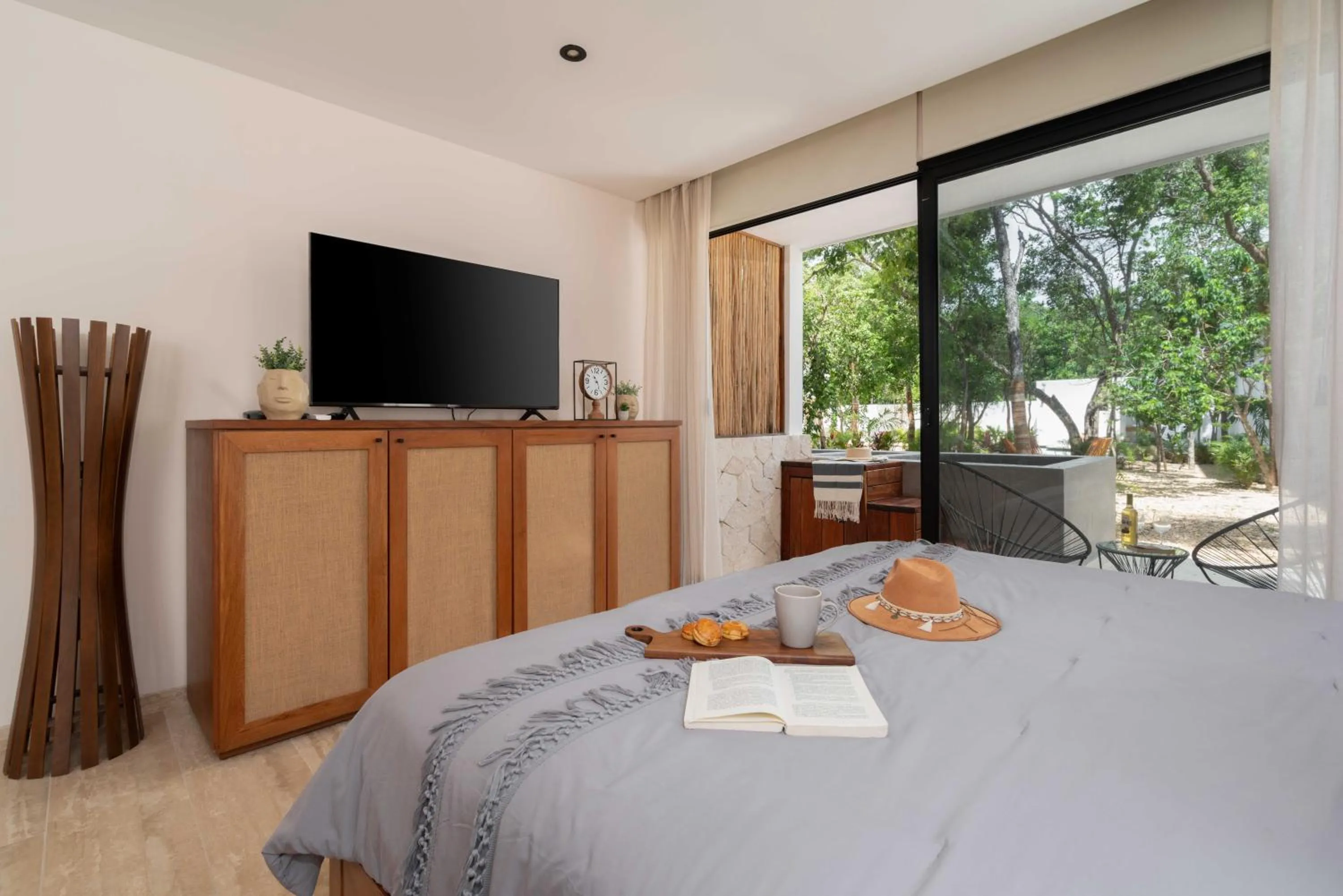 TV and multimedia, Bed in Erena Tulum