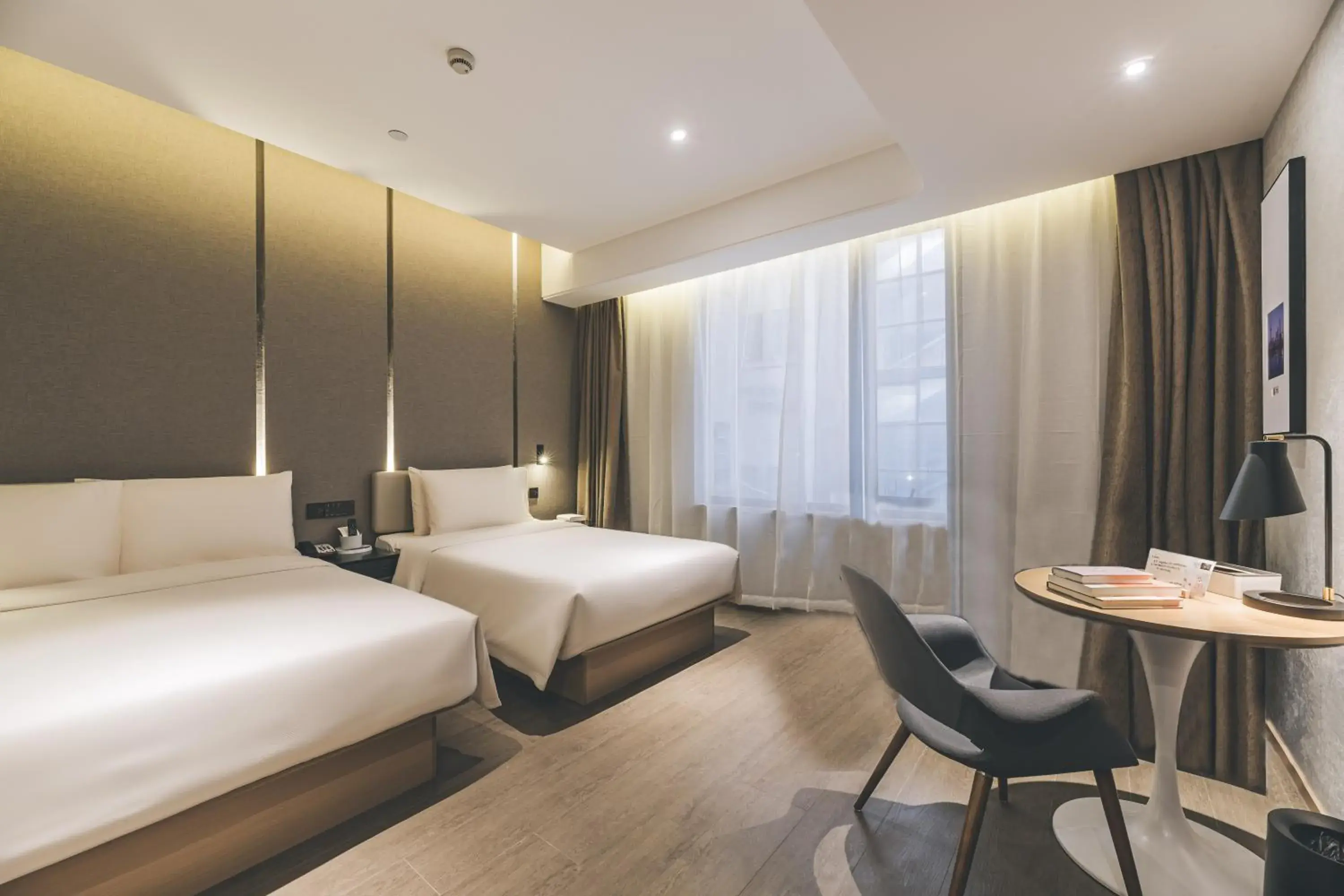 Executive Twin Room in Shanghai Atour Hotel On The Bund- People Square-FreeMini Bar and Free Night Snacks Executive Twin Room in Shanghai Atour Hotel On The Bund- People Square-FreeMini Bar and Free Night Snacks