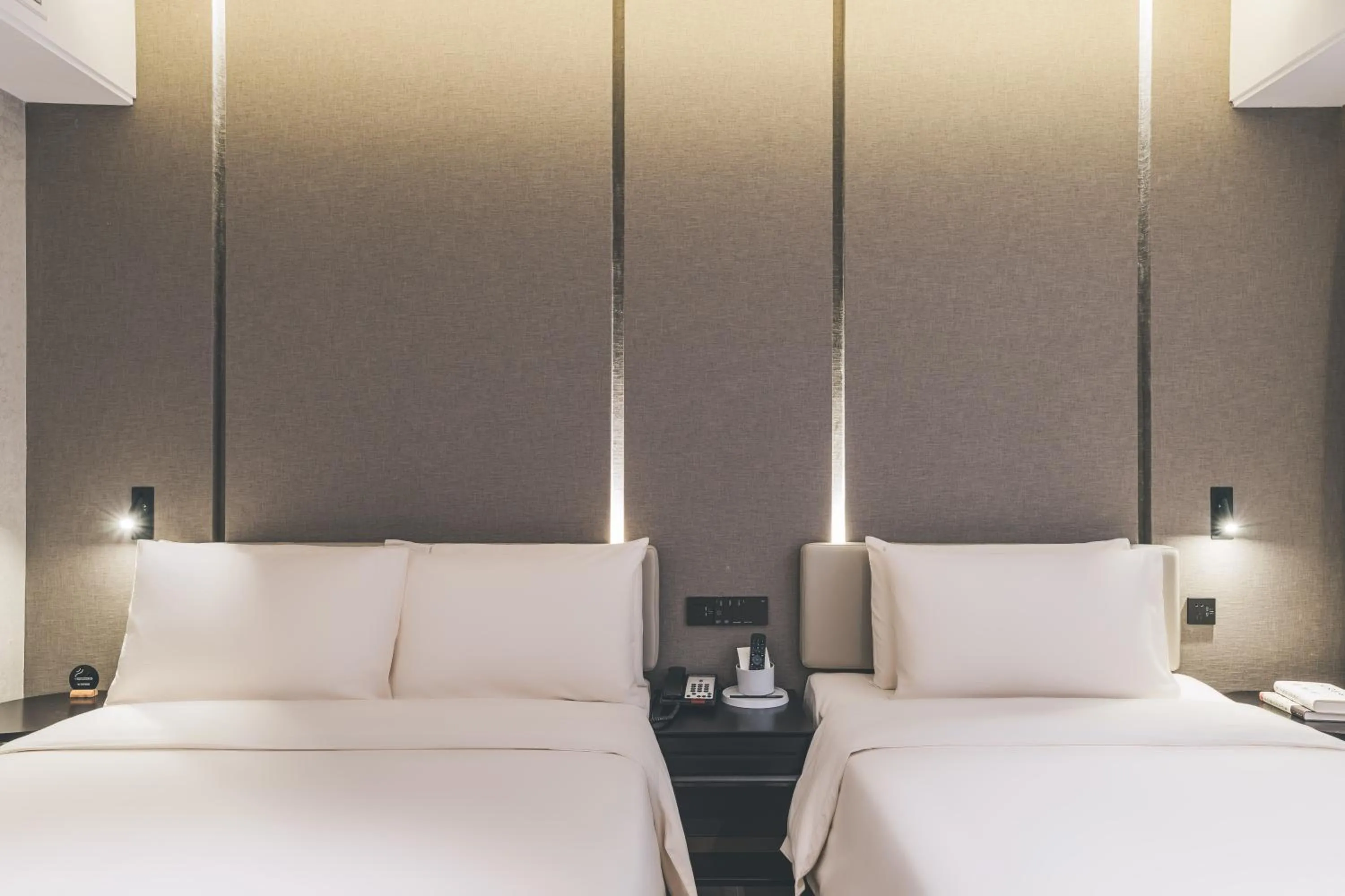 Photo of the whole room, Bed in Shanghai Atour Hotel On The Bund- People Square-FreeMini Bar and Free Night Snacks