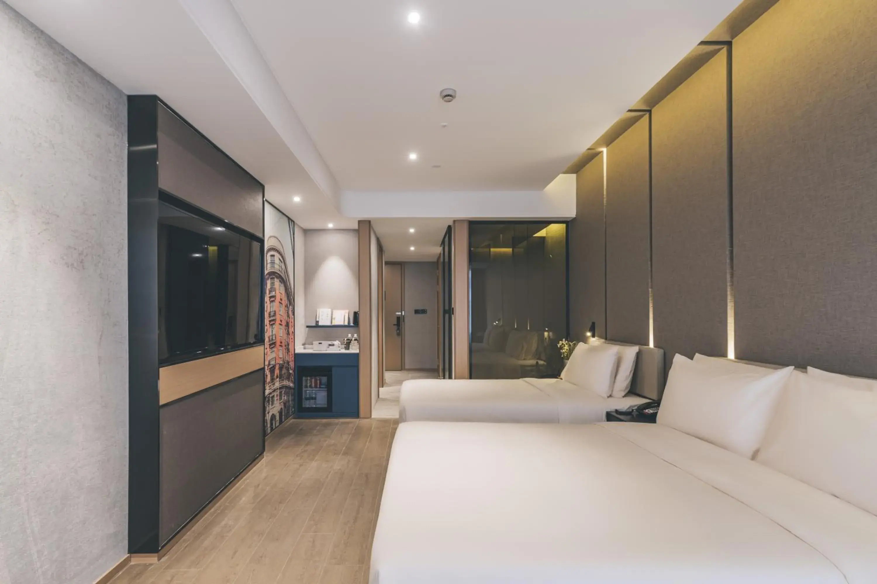 Superior Twin Room in Shanghai Atour Hotel On The Bund- People Square-FreeMini Bar and Free Night Snacks Superior Twin Room in Shanghai Atour Hotel On The Bund- People Square-FreeMini Bar and Free Night Snacks