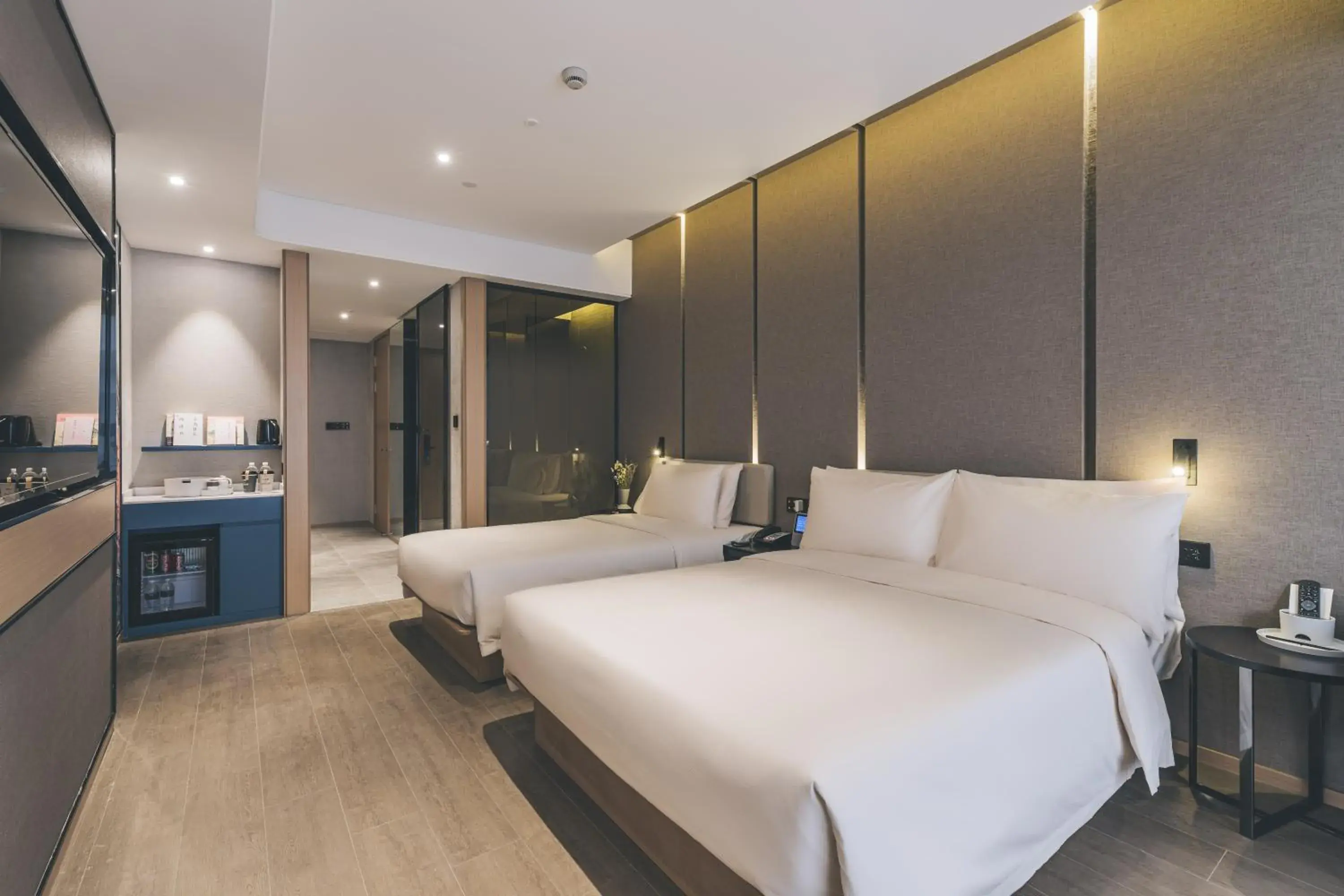 Jimu Family Room in Shanghai Atour Hotel On The Bund- People Square-FreeMini Bar and Free Night Snacks Jimu Family Room in Shanghai Atour Hotel On The Bund- People Square-FreeMini Bar and Free Night Snacks