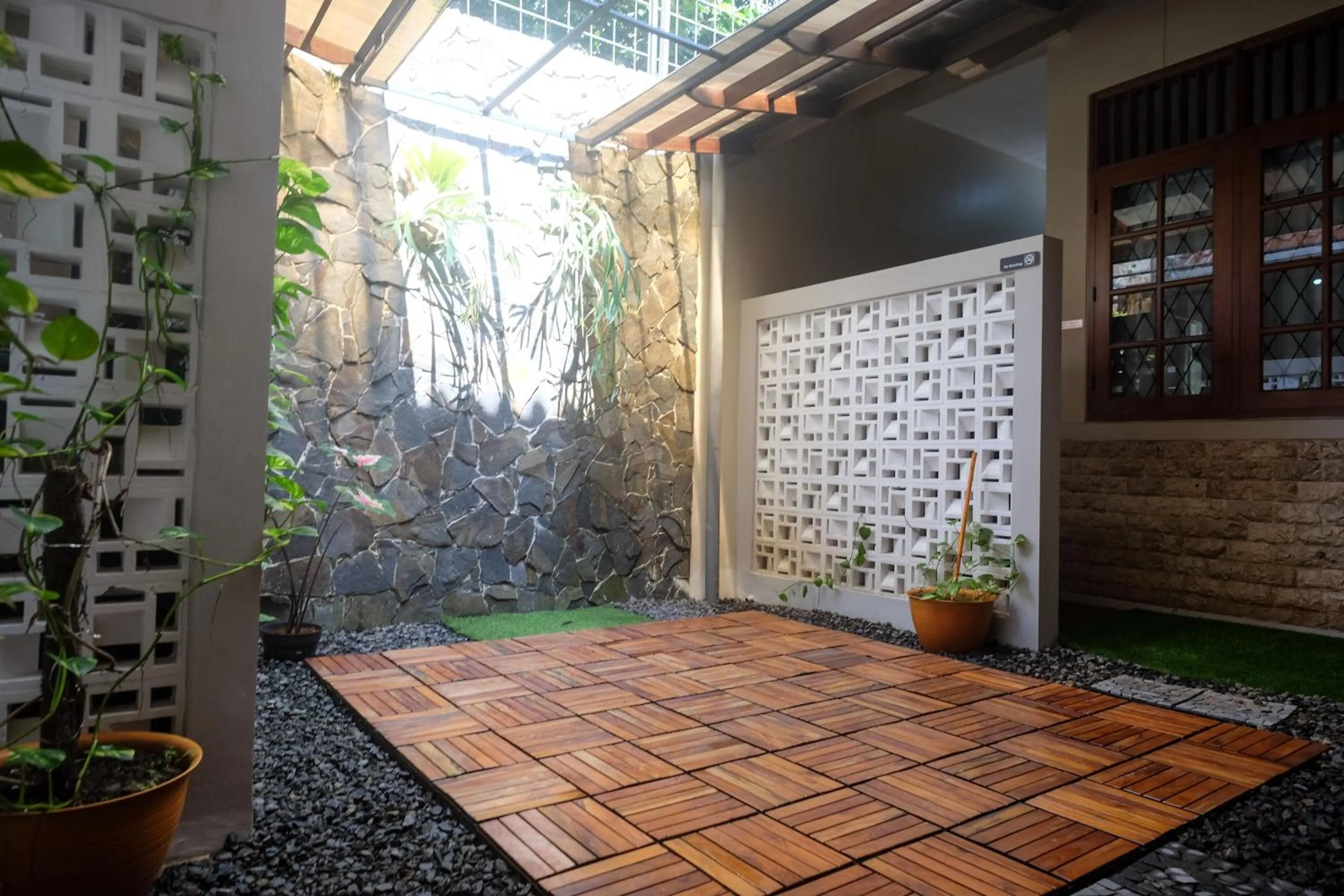 Inner courtyard view in SAREH VILLA by The Lavana