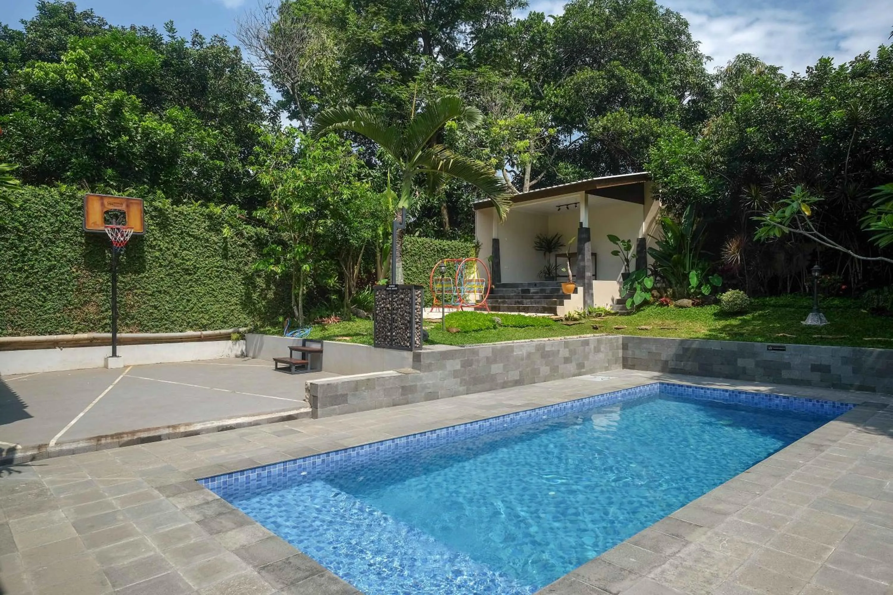 Swimming pool in SAREH VILLA by The Lavana