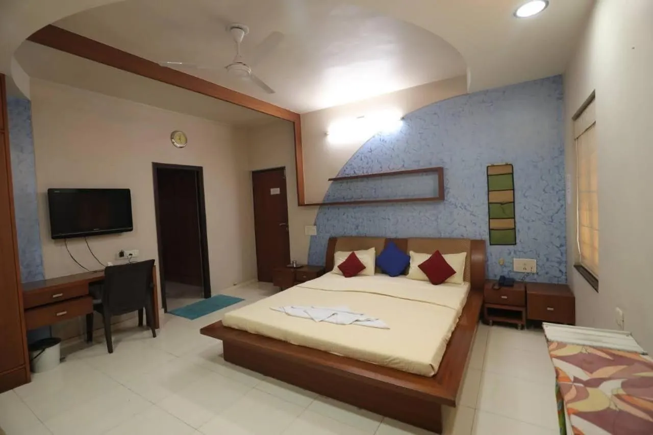 Photo of the whole room in Elis Hospitality Service Parth Bungalow