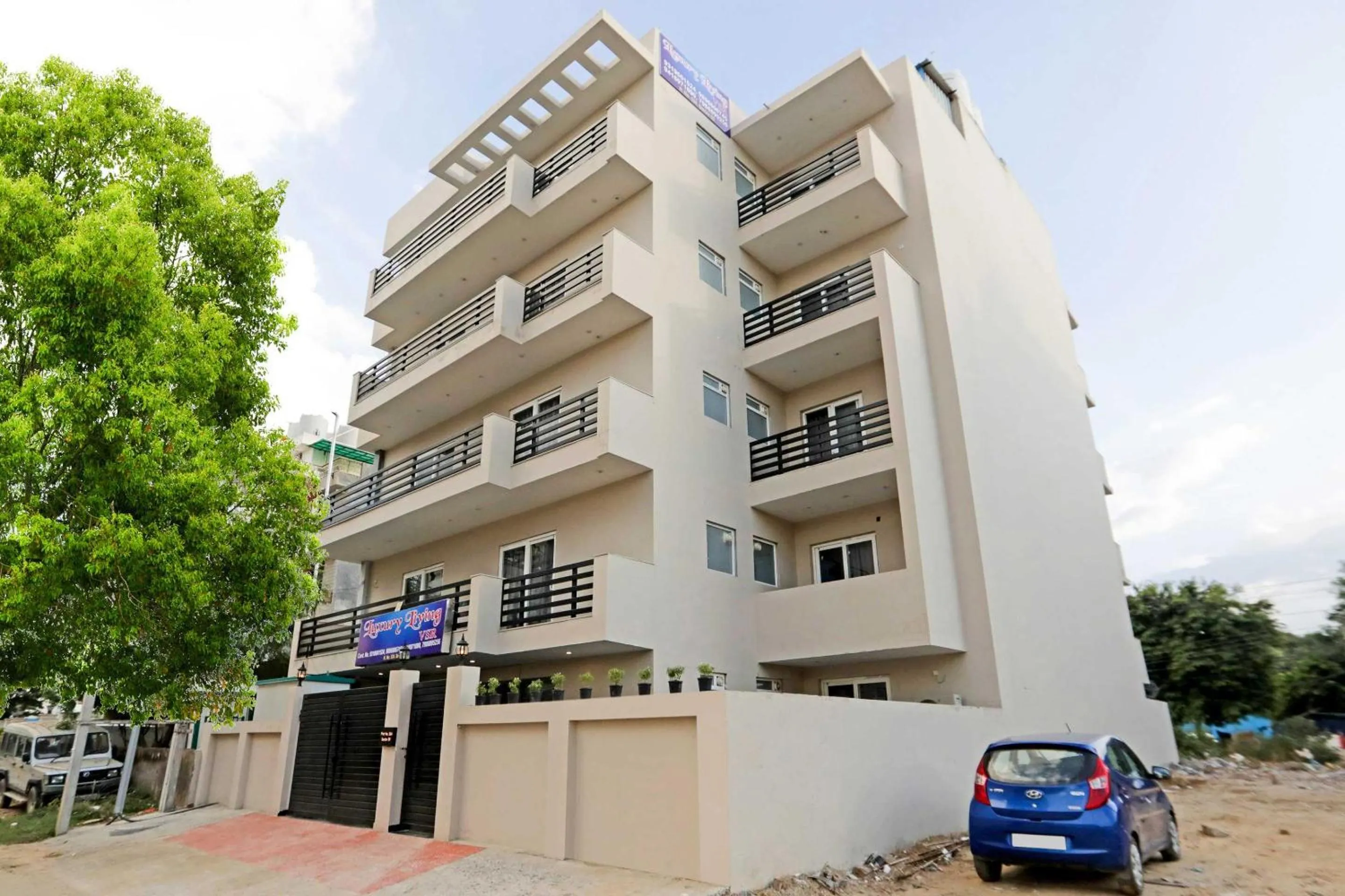 Facade/entrance in Super Townhouse CLOUD BAY