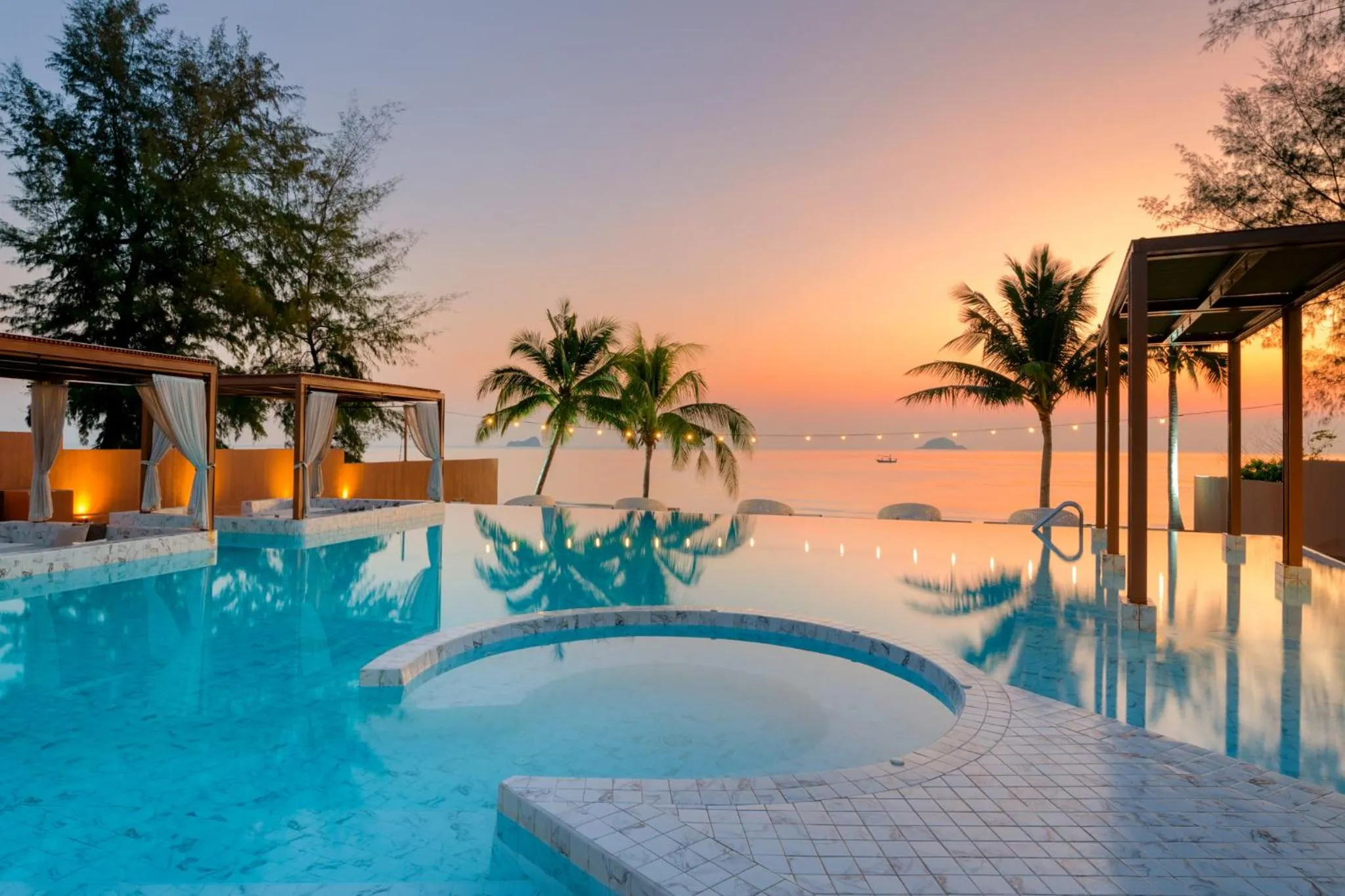 Beach in Best Western Plus Carapace Hotel Hua Hin