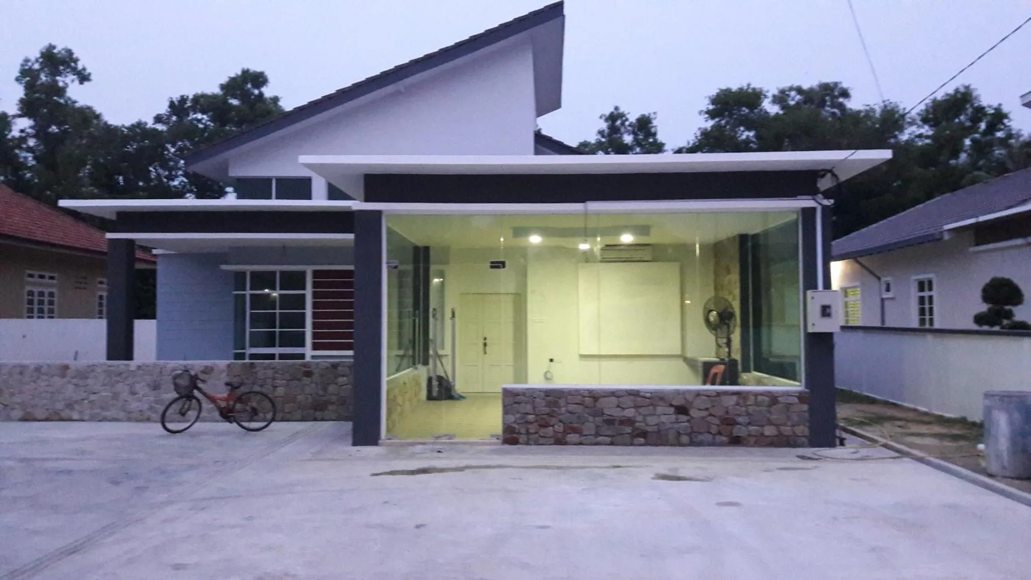 Property building in DLAYARAN VILLA GUEST HOUSE