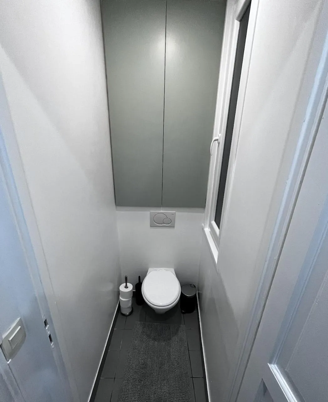 Toilet in Newly Remodeled 2Bed APT with Elevator - Mobility Lease for Students and Work ONLY- Minimum 30 night stays