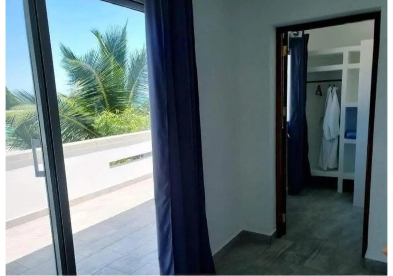 wardrobe in Sipano Beach Lodge Kiwengwa
