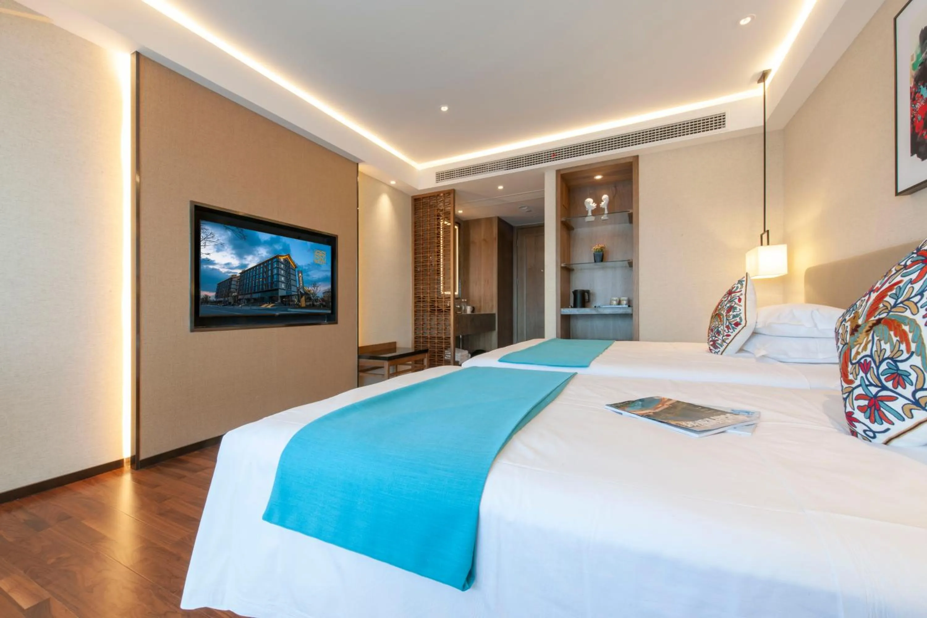 Photo of the whole room in SSAW Boutiquel Hotel Xizi