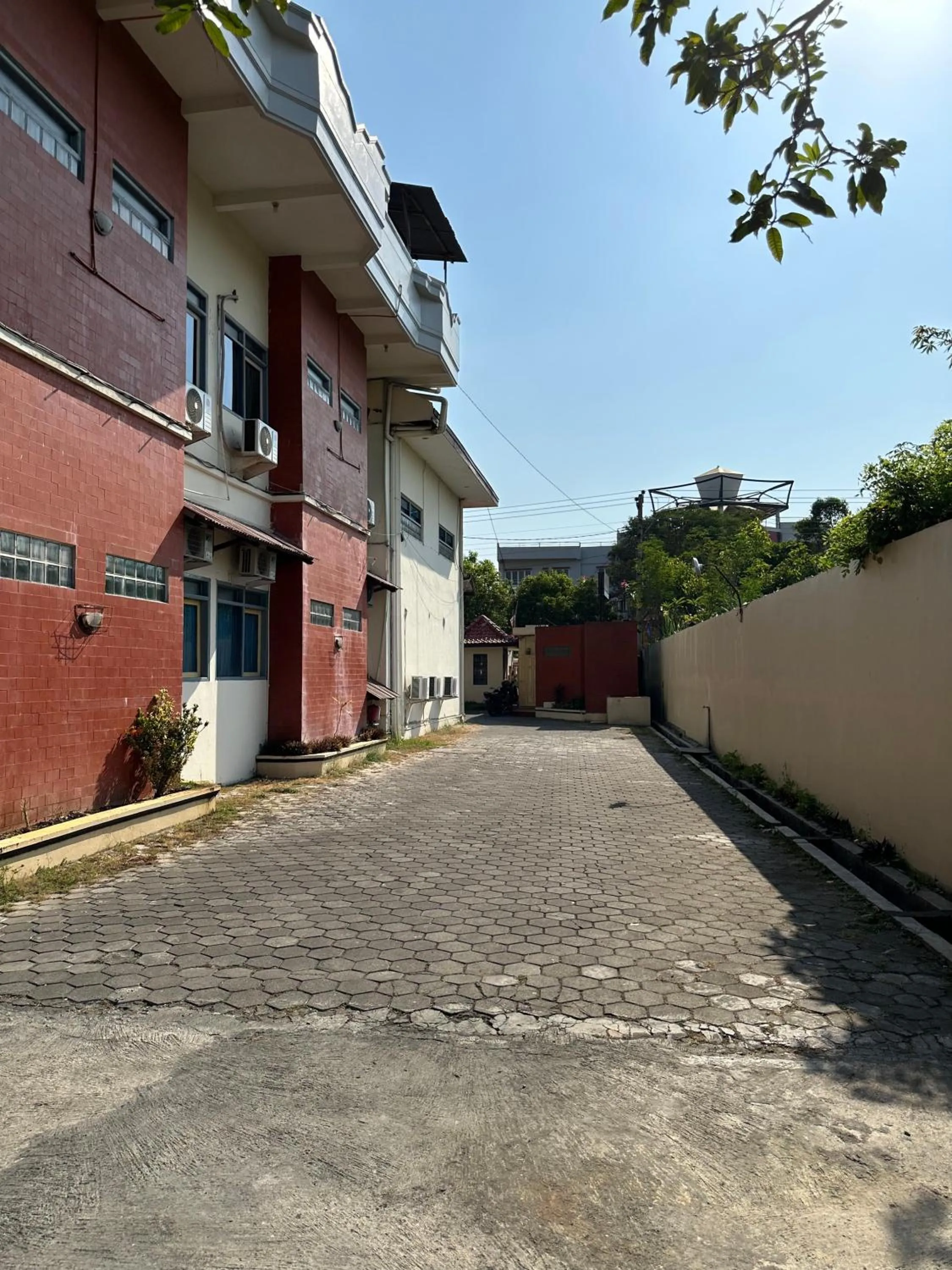 Parking in Hotel Mahkota