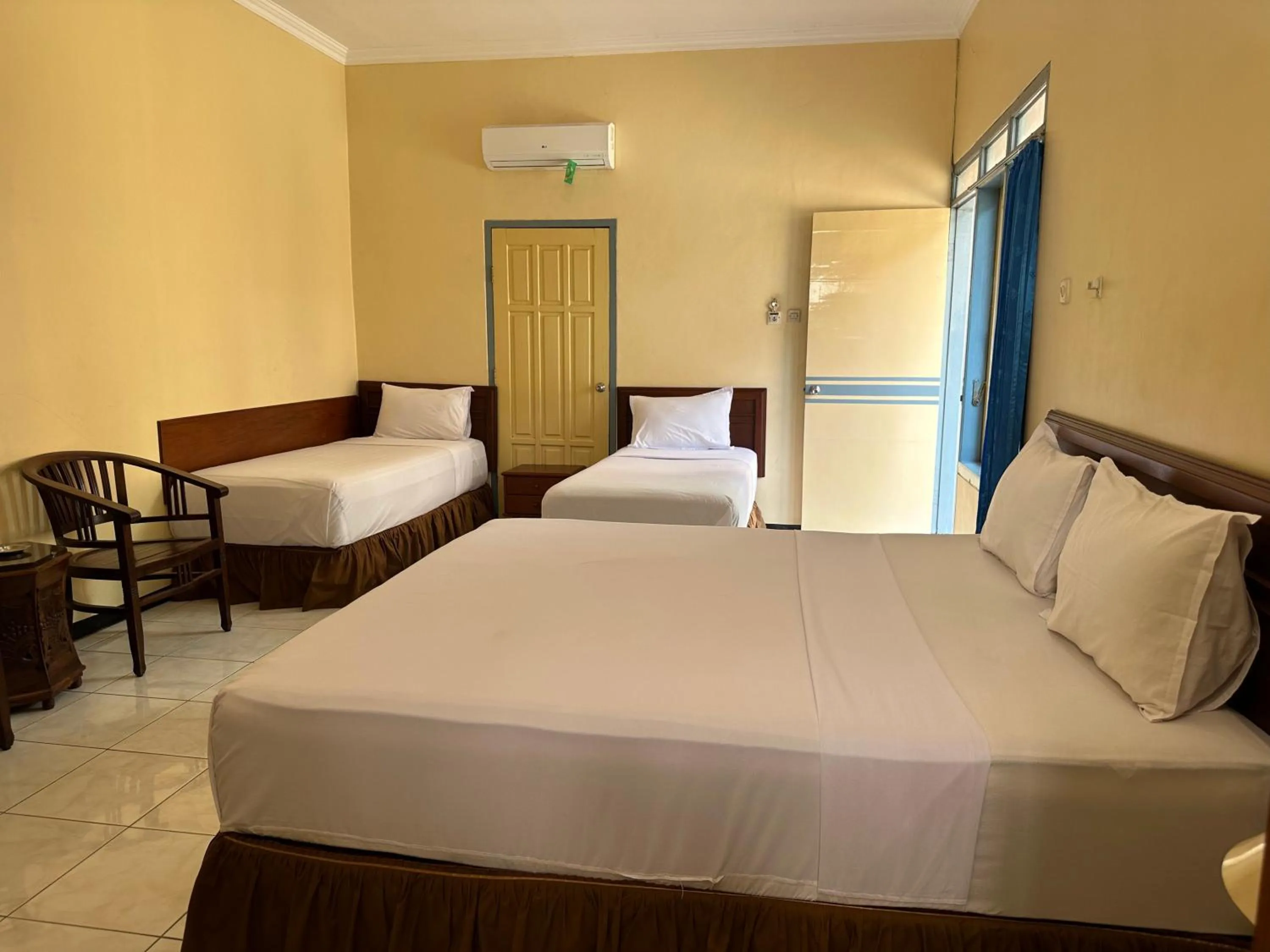 Bed in Hotel Mahkota