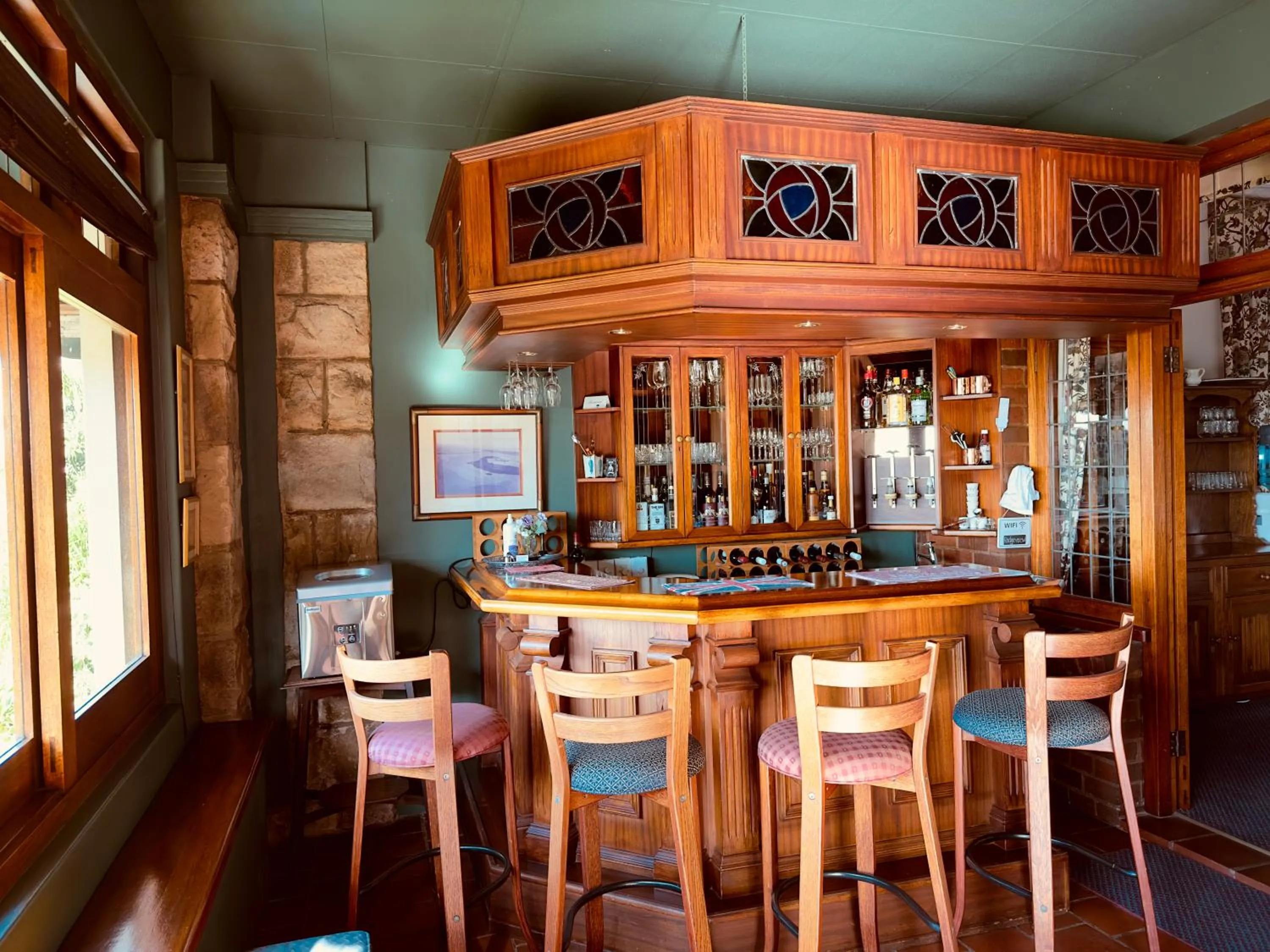 Lounge or bar in Ridgeview Lodge