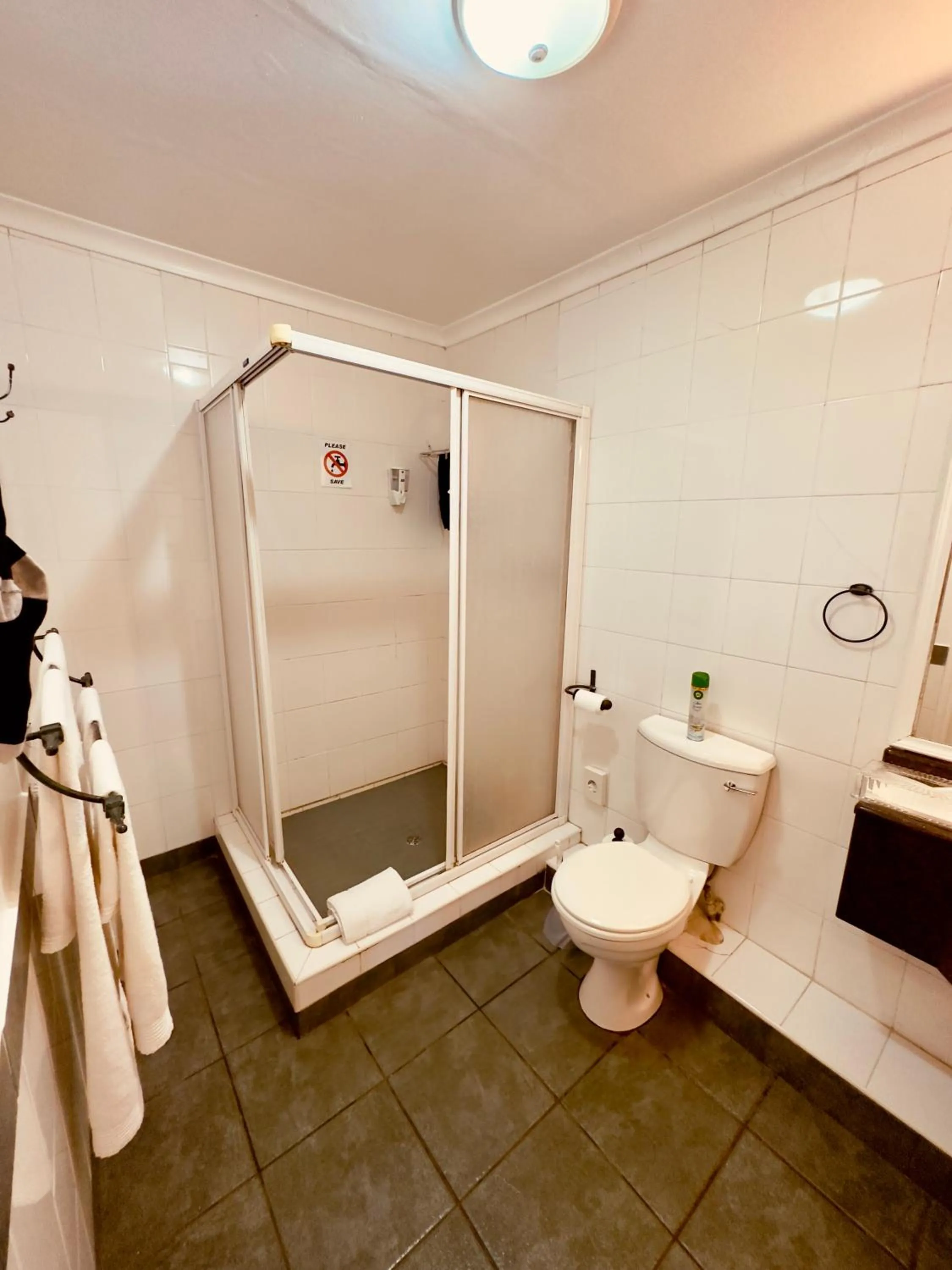 Bathroom in Ridgeview Lodge