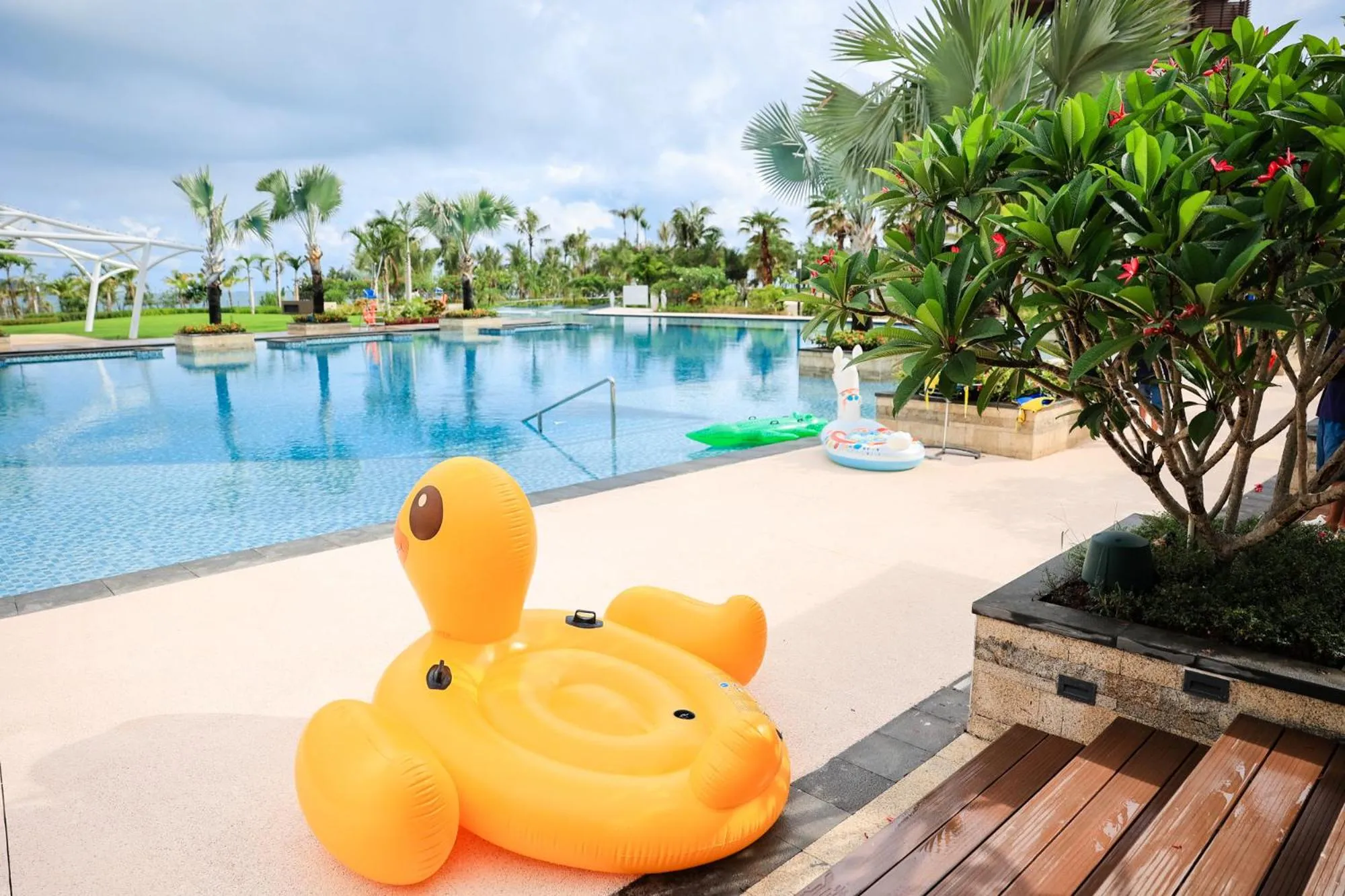 Swimming pool in Hyatt Regency Sanya Tianli Bay