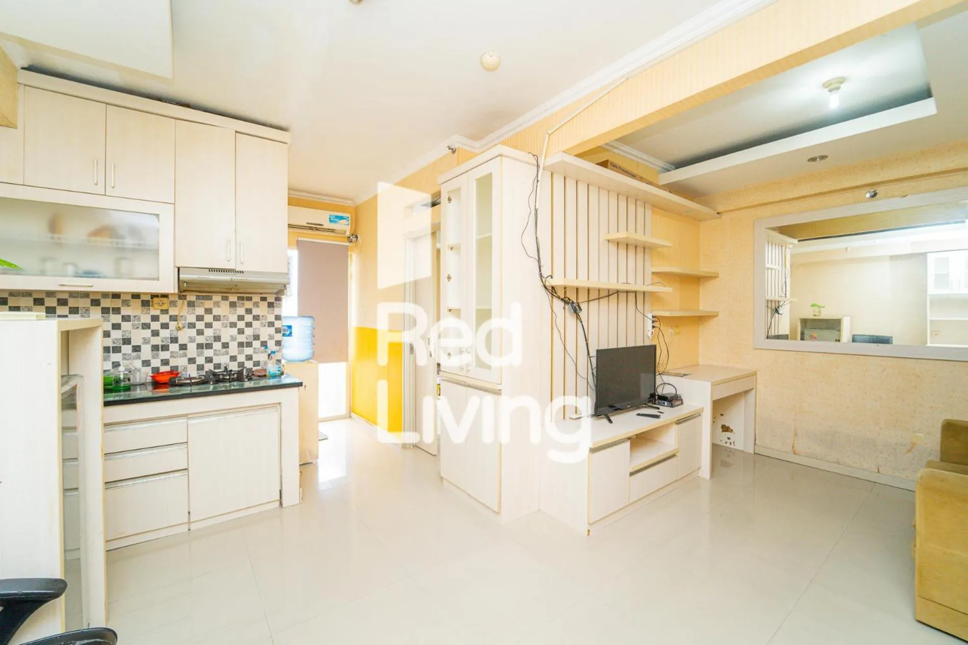 TV and multimedia in RedLiving Apartemen Cibubur Village - Lily's Room Tower C