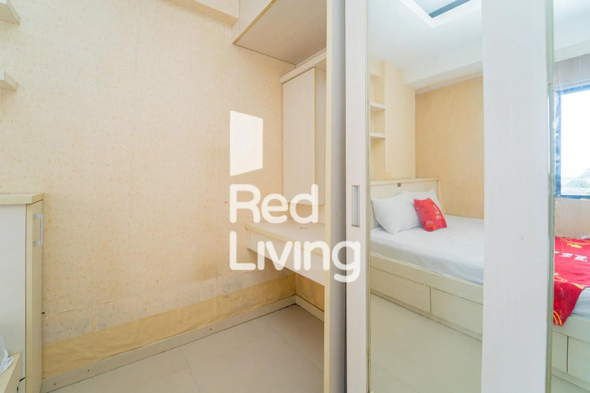 Bedroom, Bed in RedLiving Apartemen Cibubur Village - Lily's Room Tower C