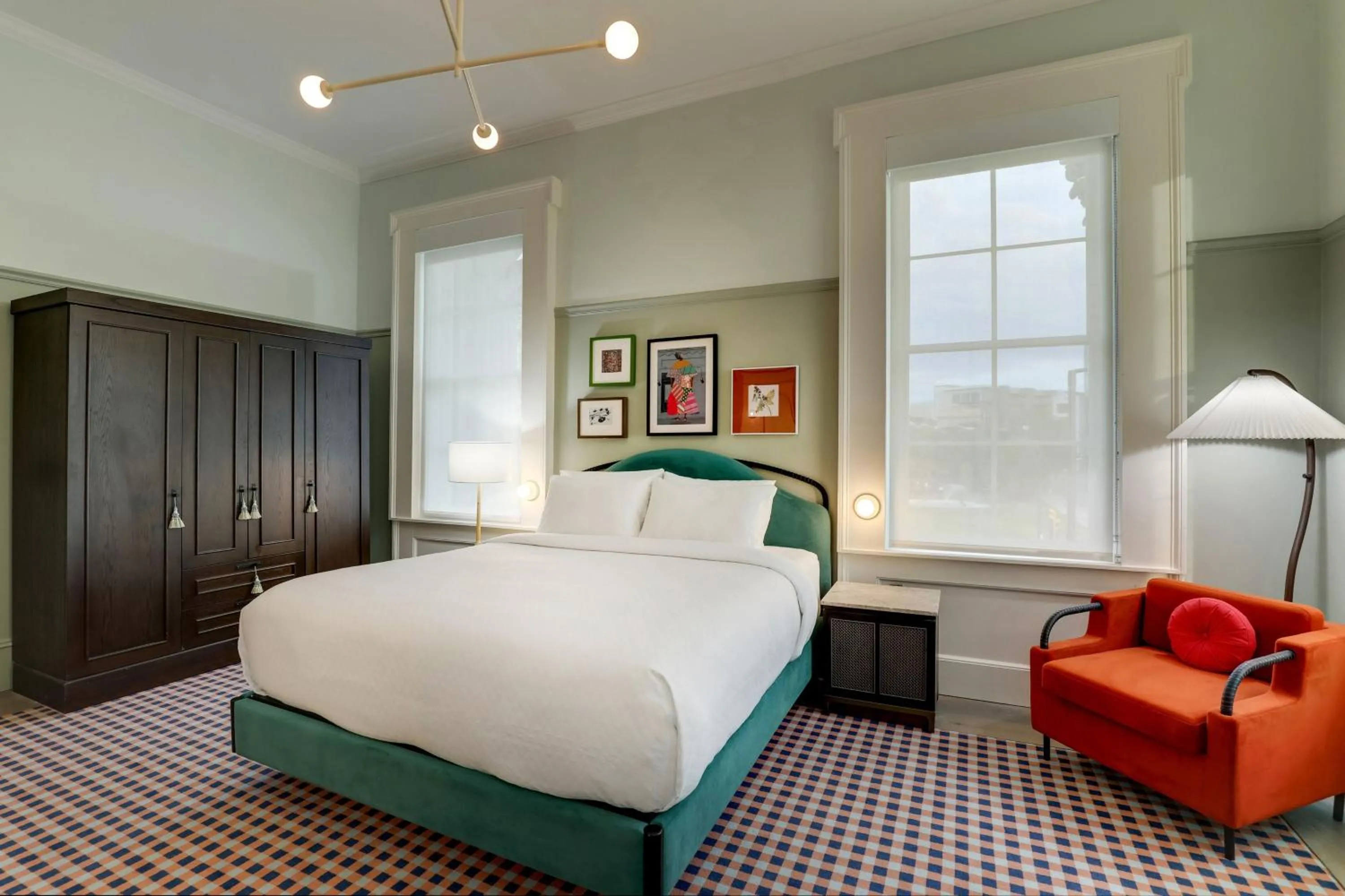 Photo of the whole room, Bed in Trilogy Hotel Montgomery, Autograph Collection