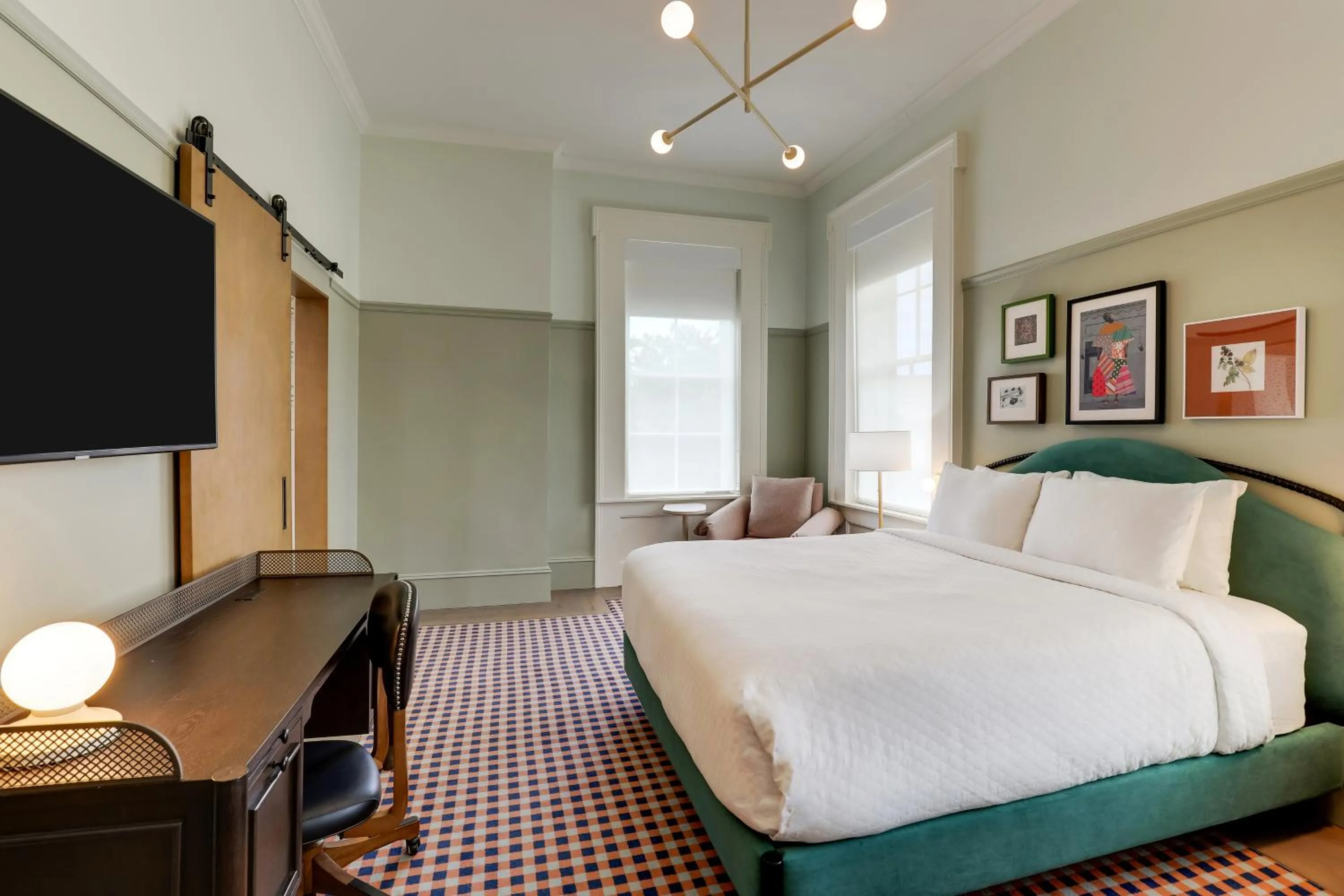 Bedroom, Bed in Trilogy Hotel Montgomery, Autograph Collection