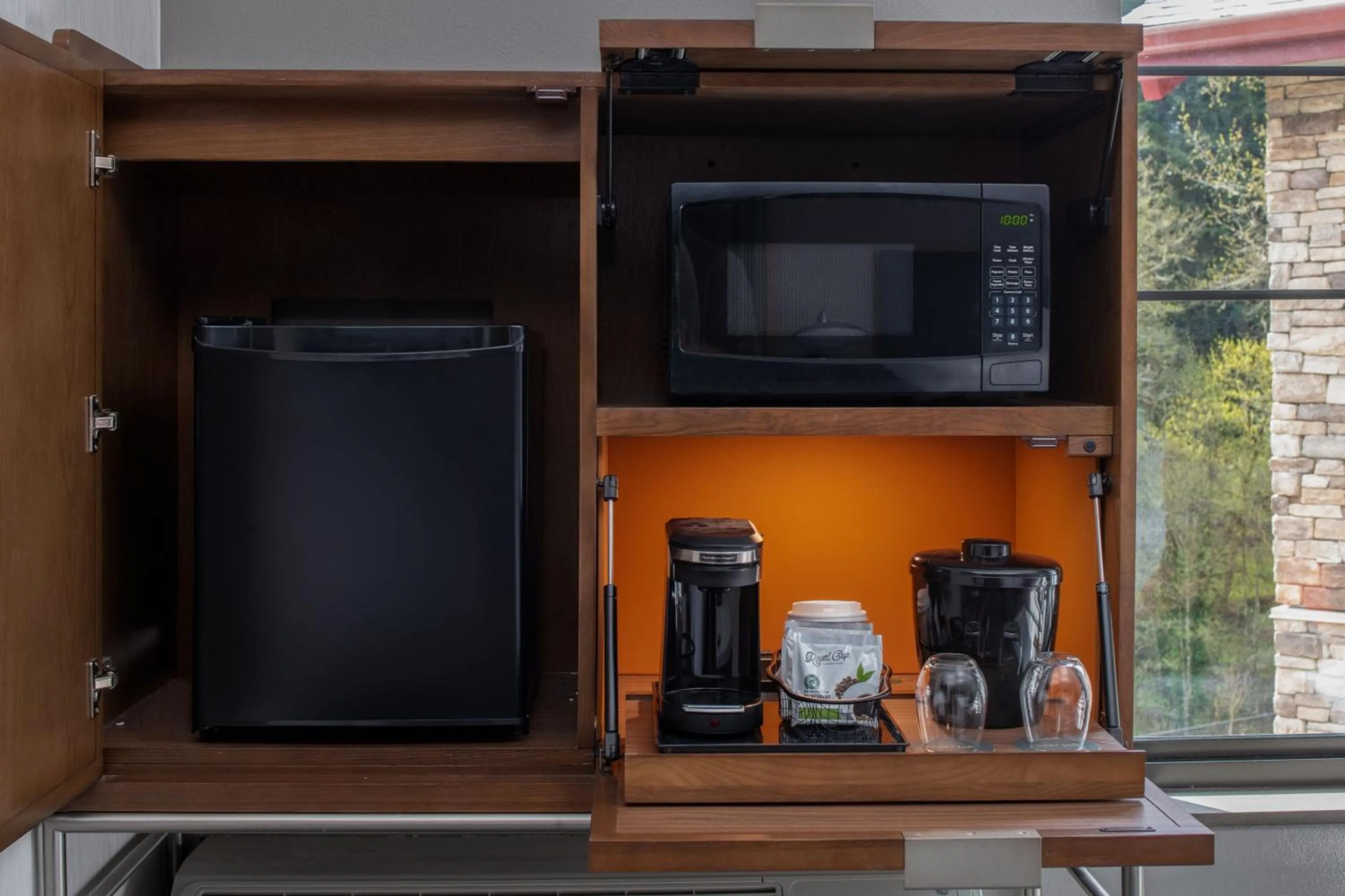 Photo of the whole room in Courtyard by Marriott Olympia