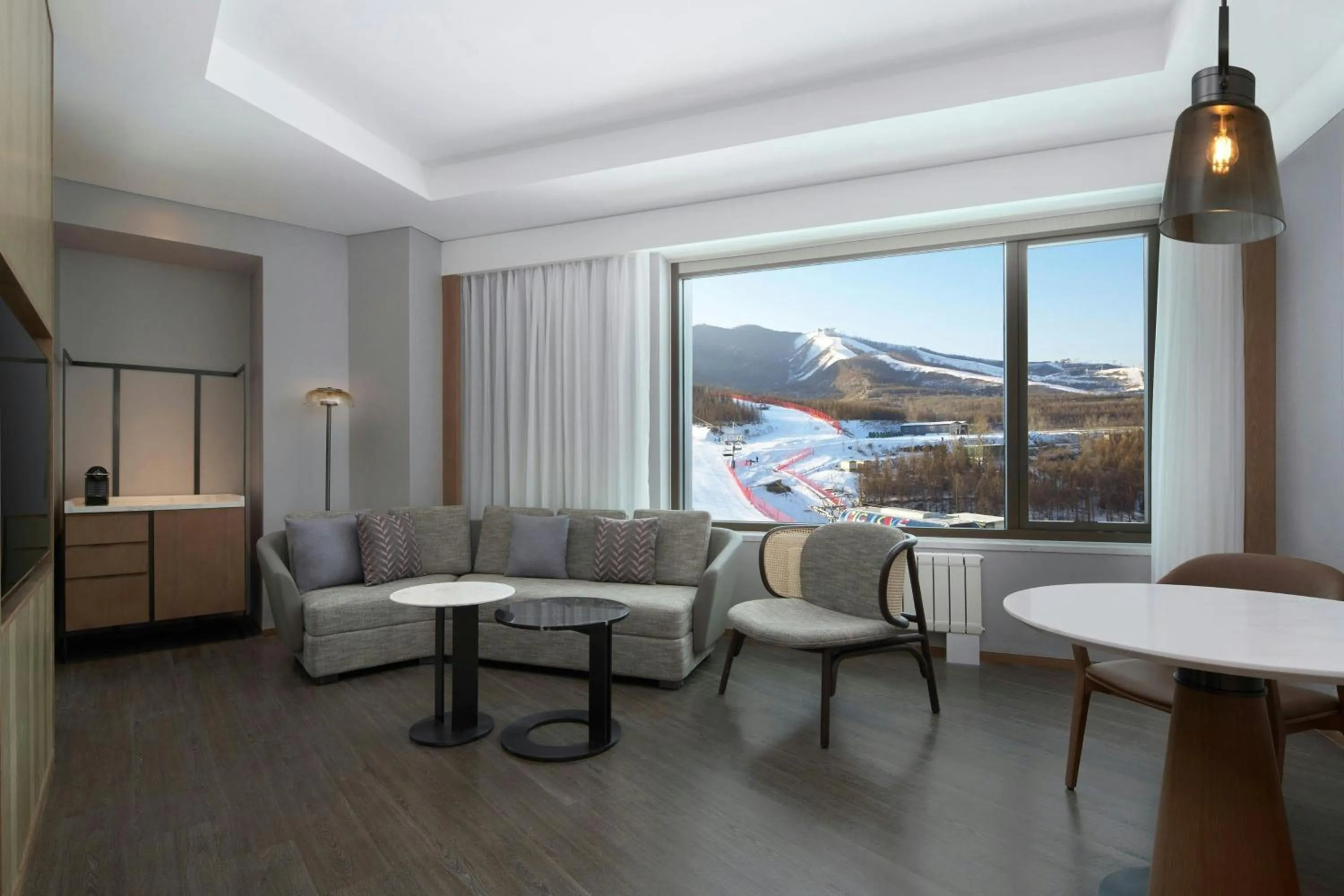 Living room in Courtyard by Marriott Chongli