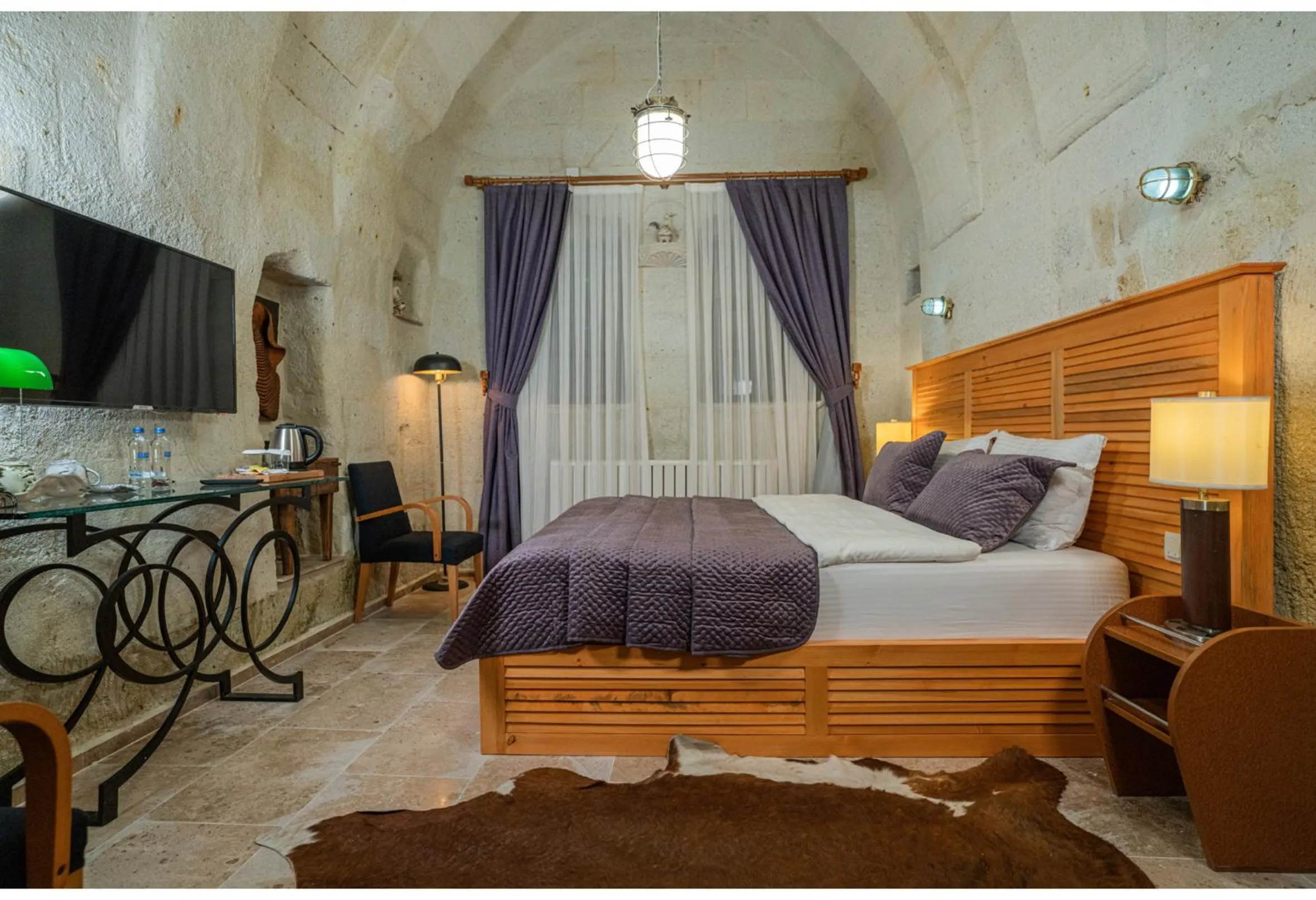 Bed in Bala Cave House