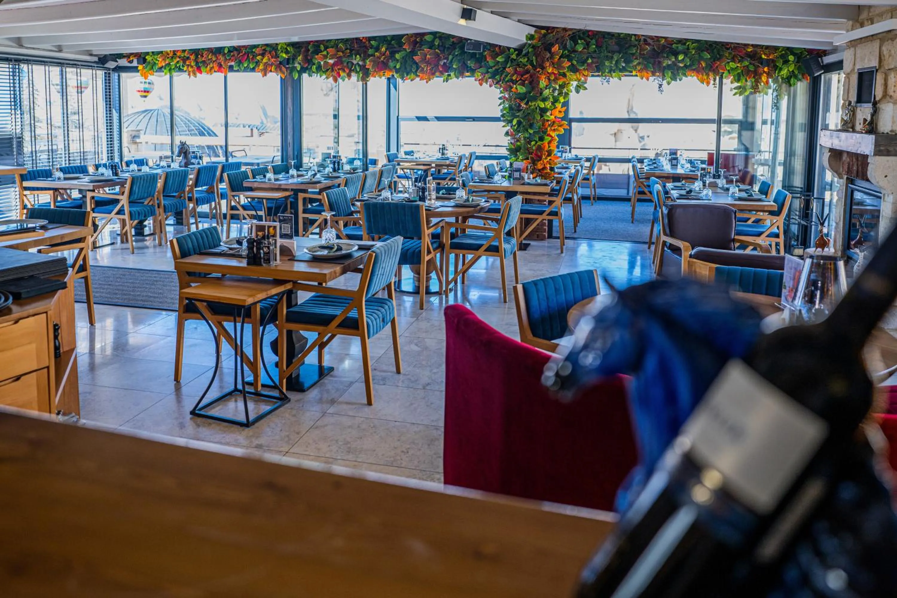 Restaurant/places to eat in Bala Cave House