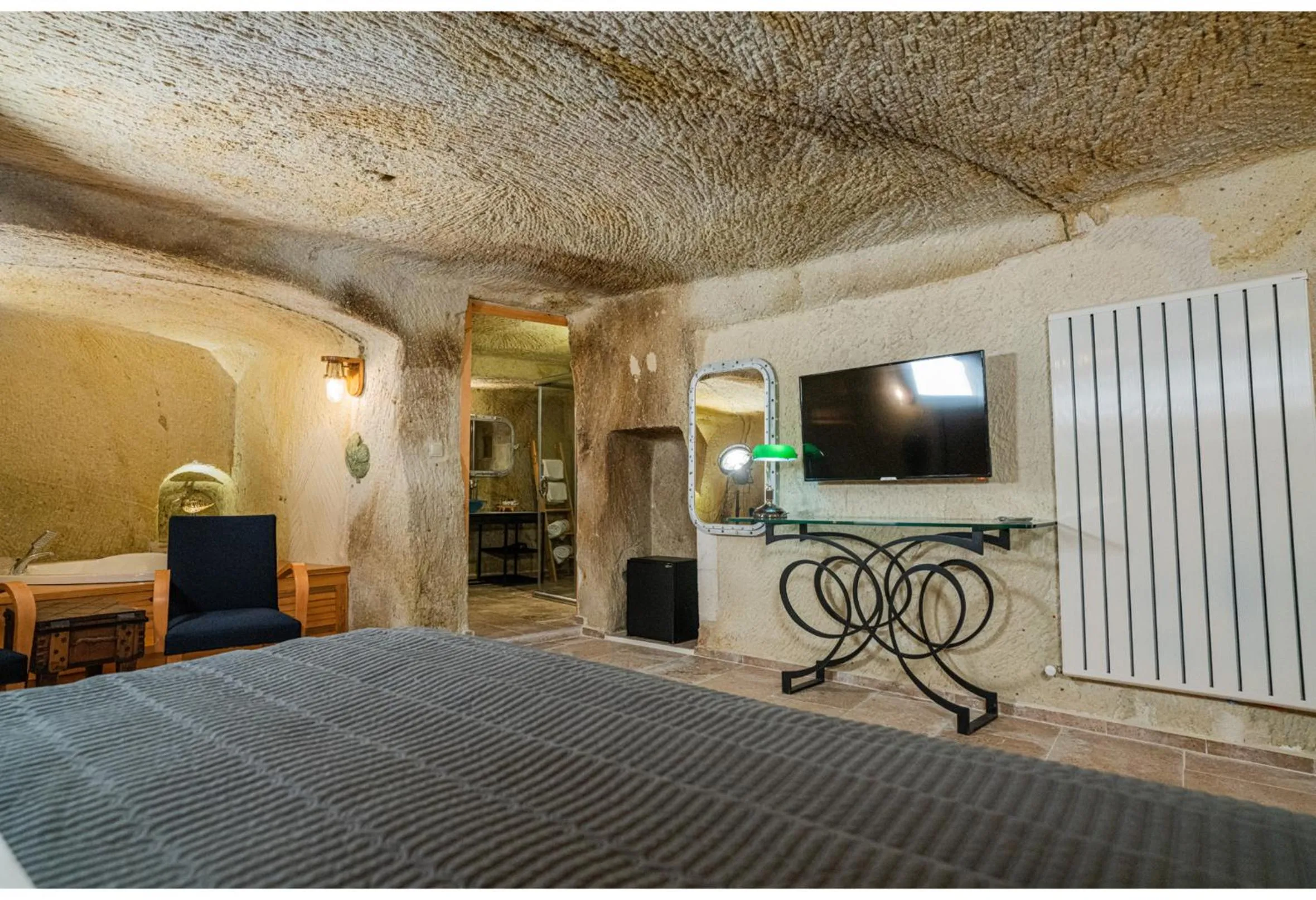 TV and multimedia in Bala Cave House