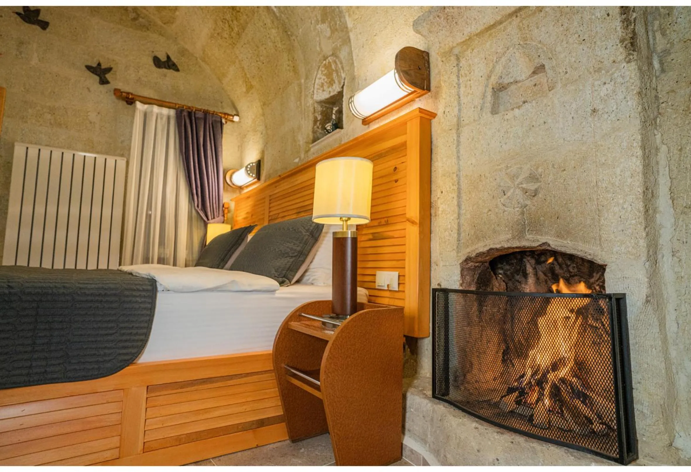 Photo of the whole room in Bala Cave House