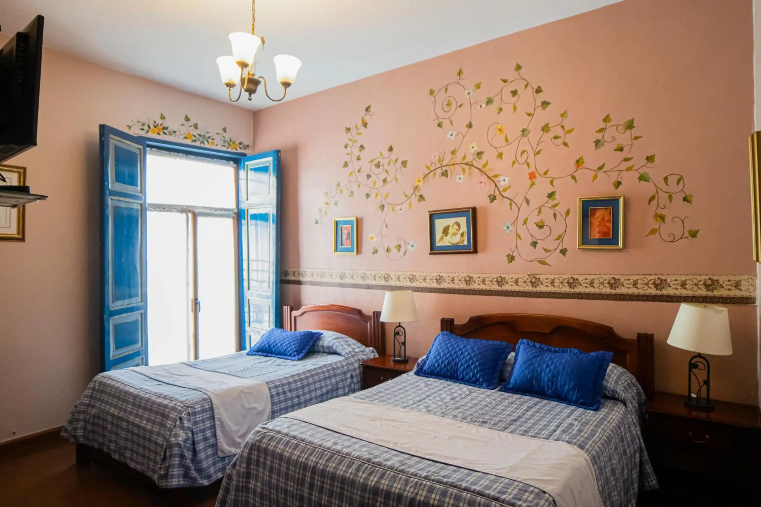 Balcony/Terrace, Bed in Hotel Posada del Angel Balcony/Terrace, Bed in Hotel Posada del Angel