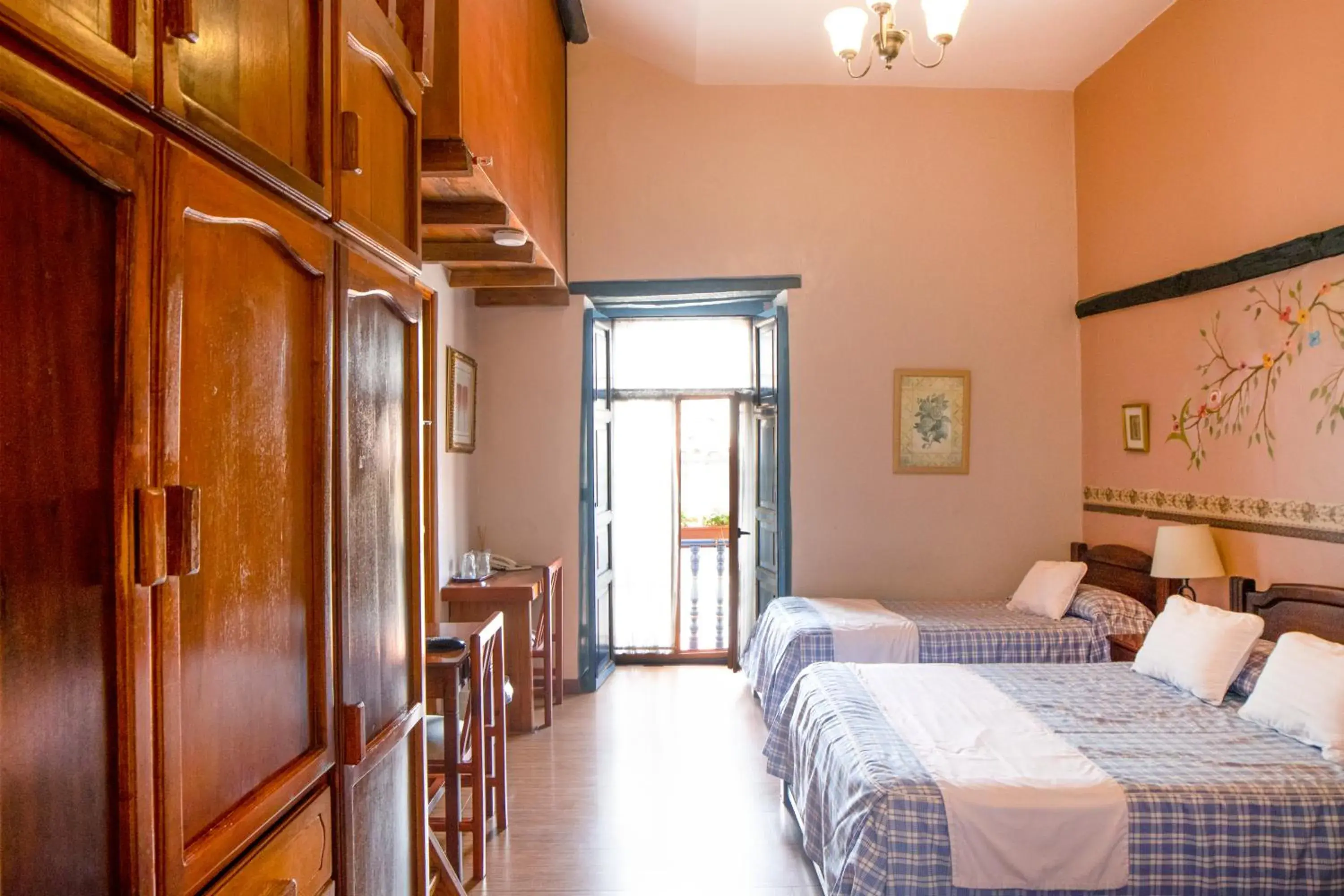 Family Room with Bathroom in Hotel Posada del Angel Family Room with Bathroom in Hotel Posada del Angel