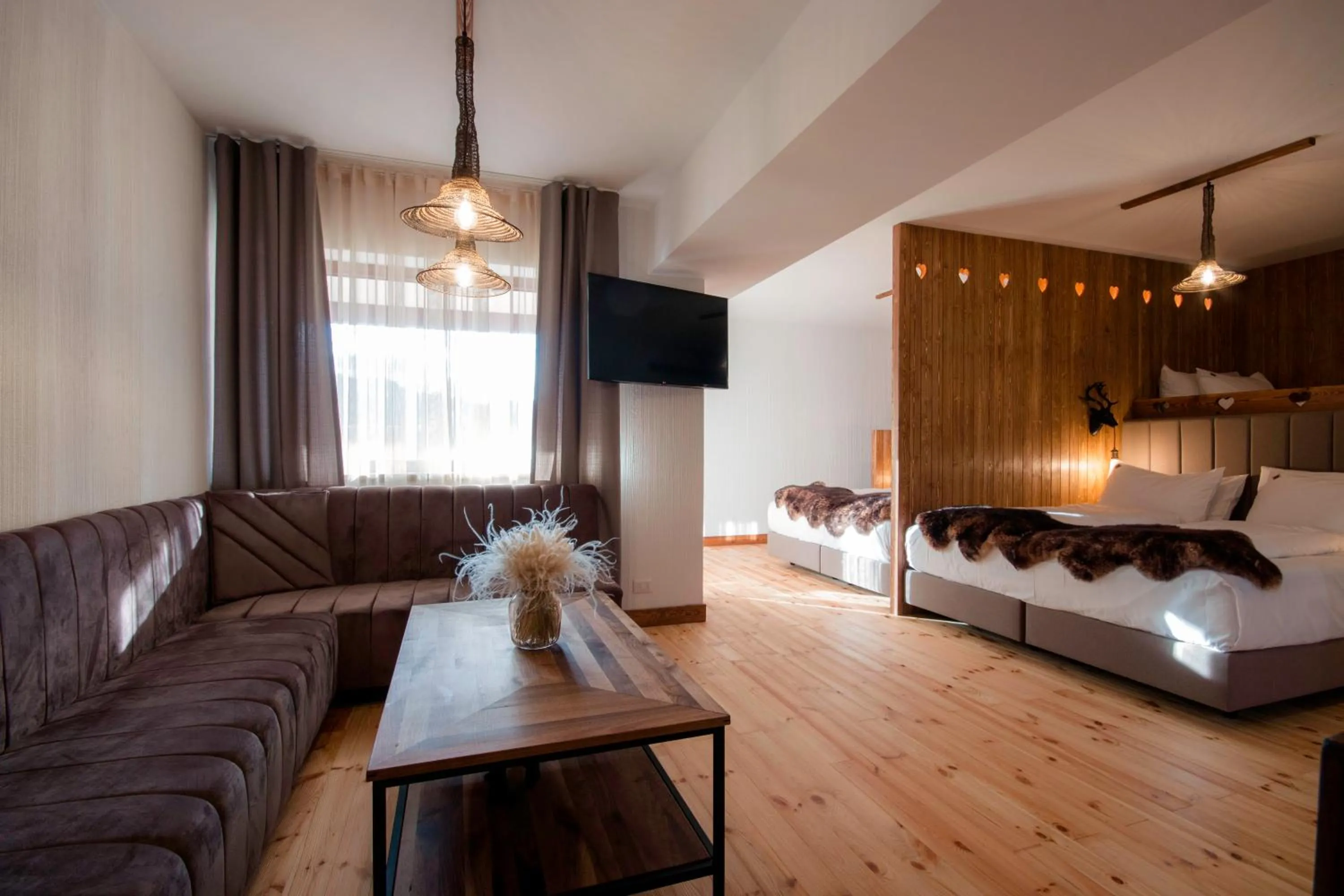 Seating area, Bed in HANUL BUCOVINEI