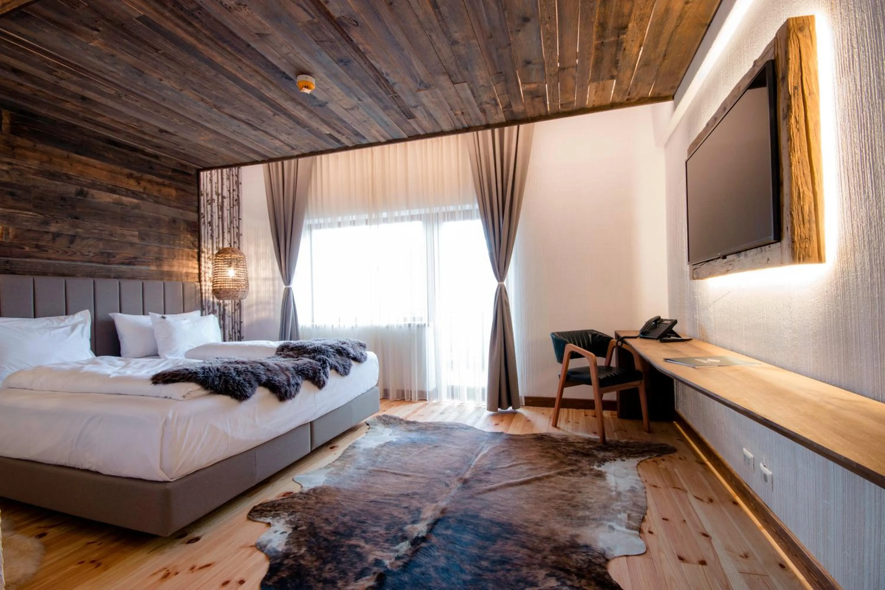TV and multimedia, Bed in HANUL BUCOVINEI