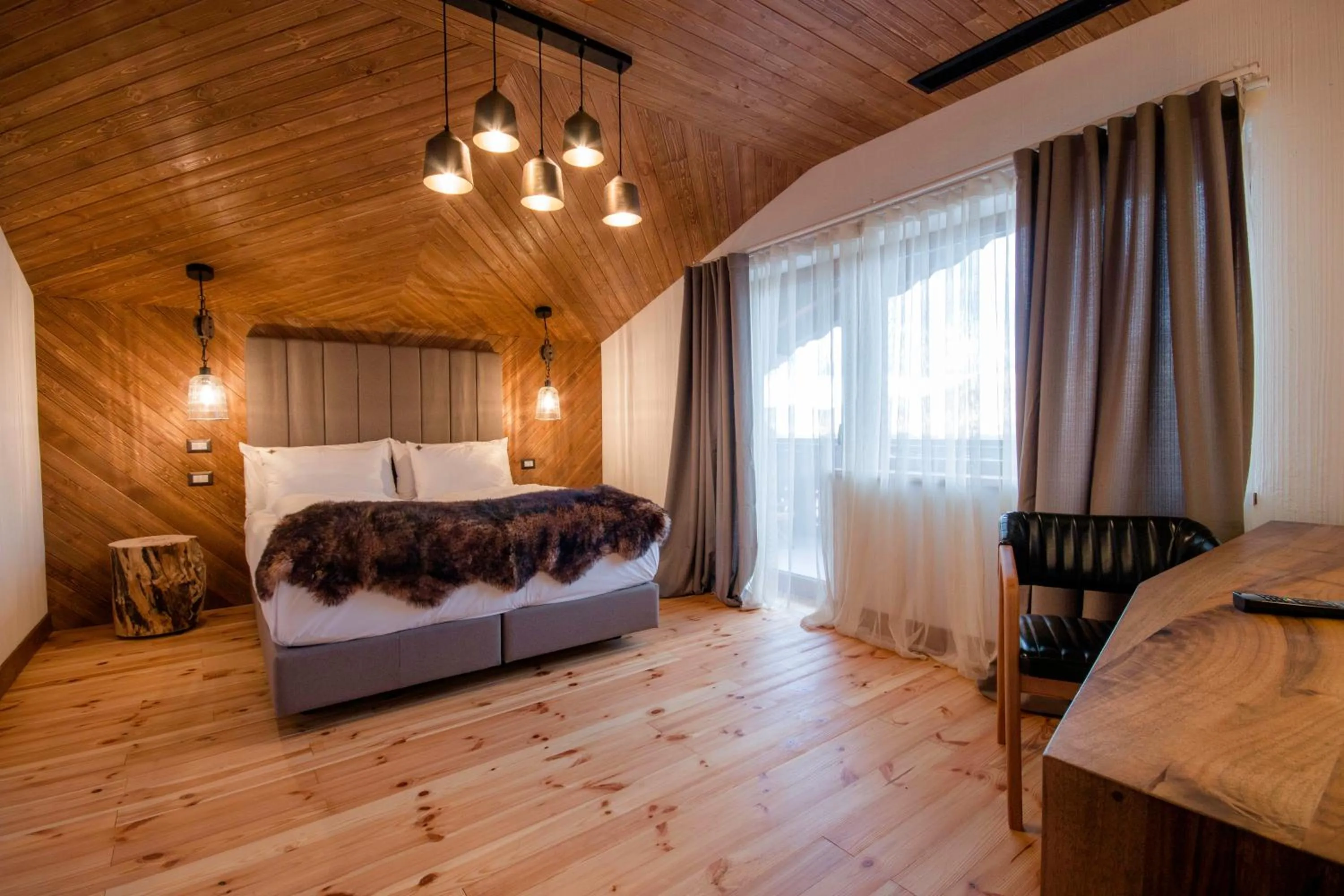 Photo of the whole room, Bed in HANUL BUCOVINEI