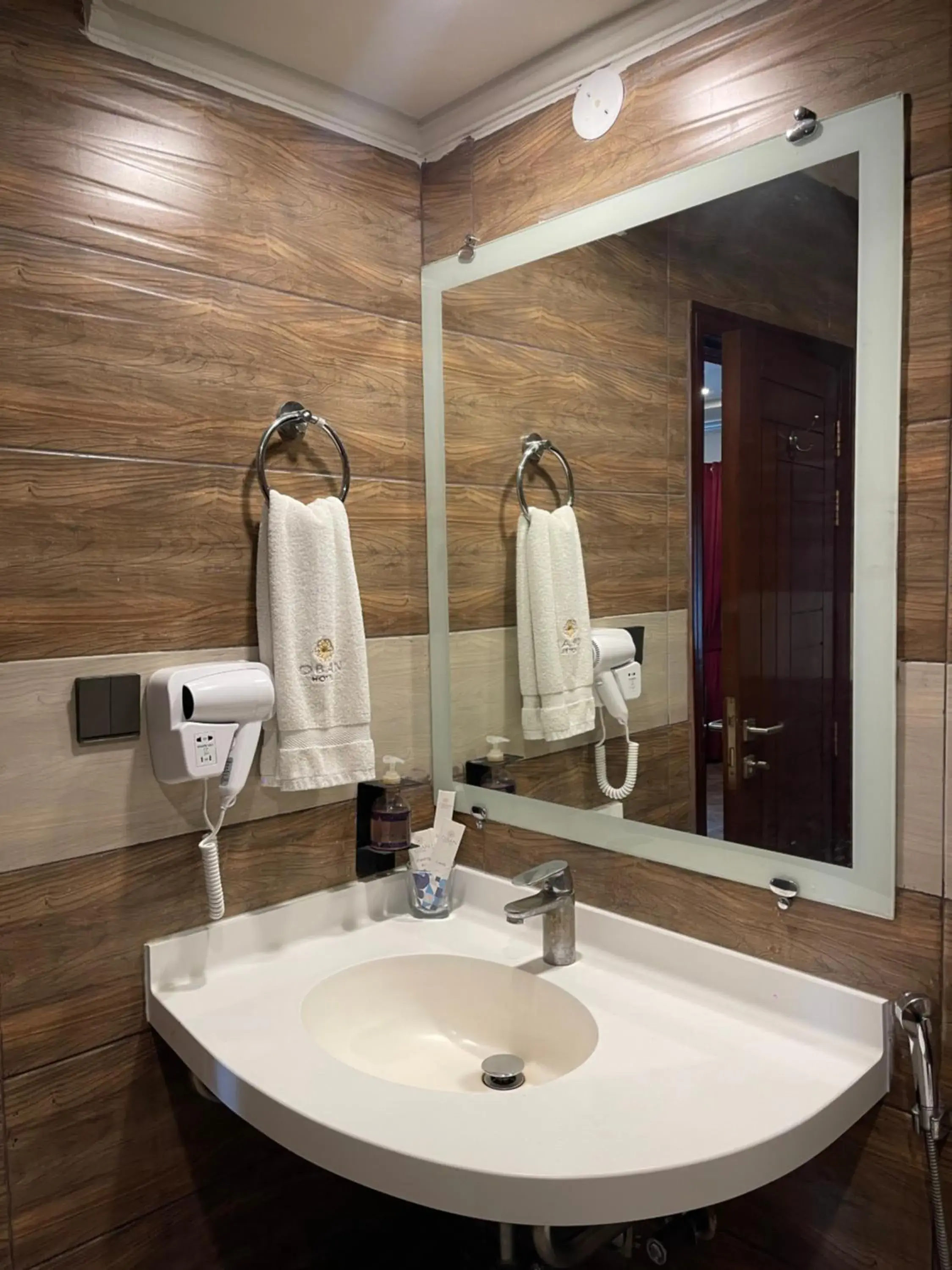 Deluxe Double or Twin Room in Hotel Oban Deluxe Double or Twin Room in Hotel Oban