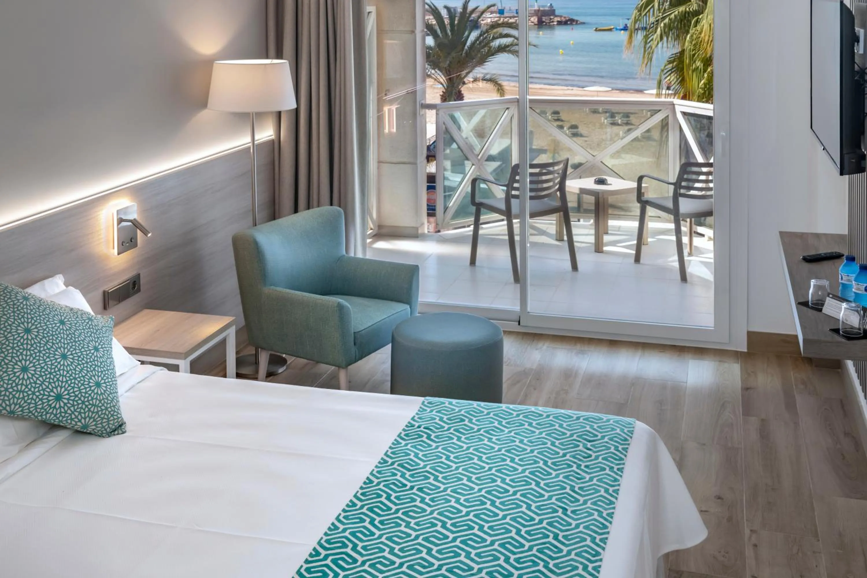 Photo of the whole room, Bed in 4R Casablanca Playa