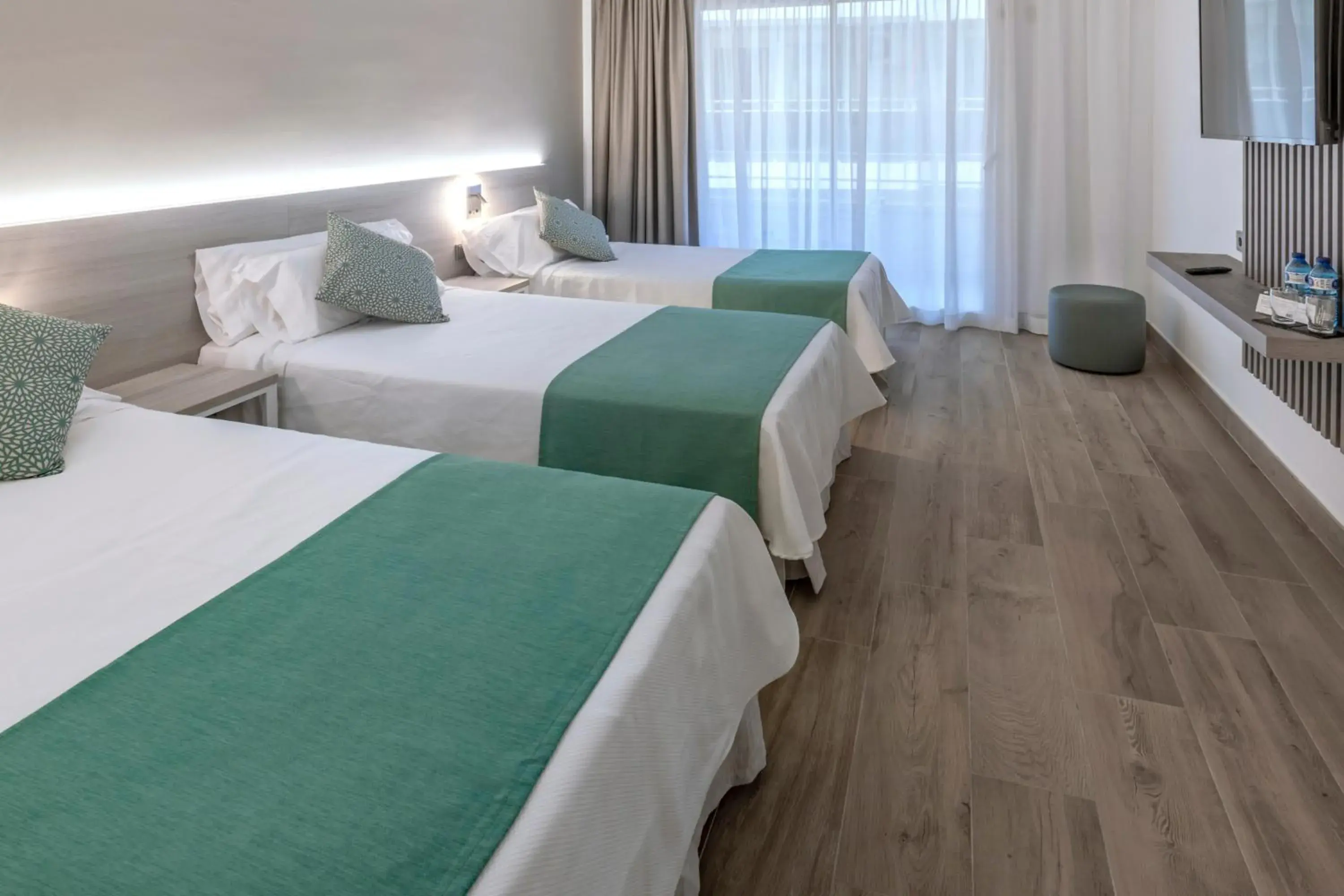 Photo of the whole room, Bed in 4R Casablanca Playa Photo of the whole room, Bed in 4R Casablanca Playa