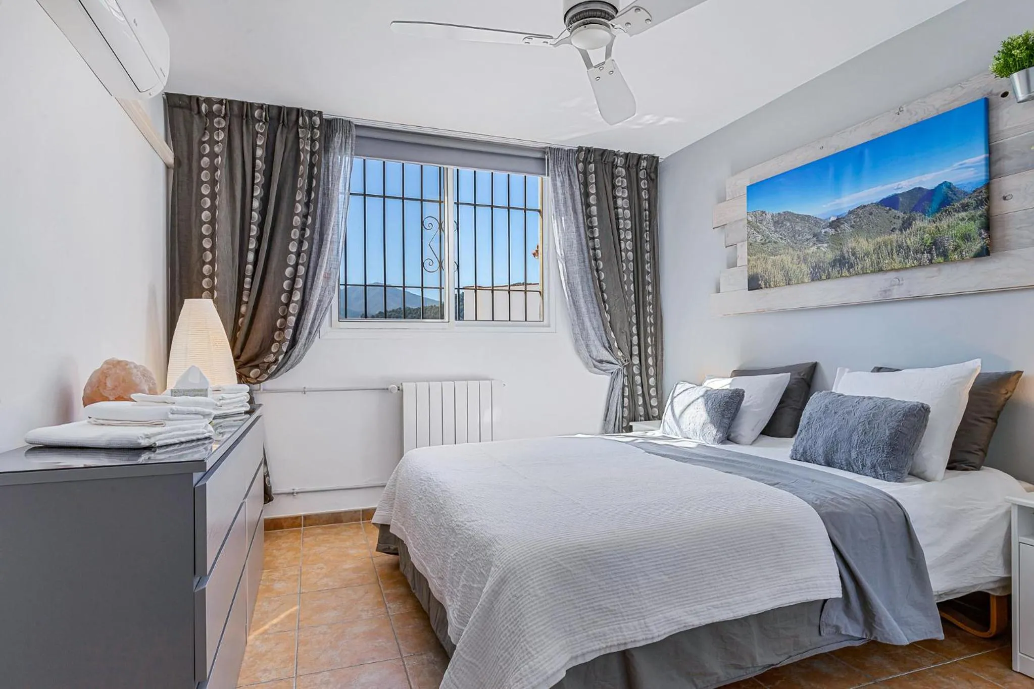 Bed in Monda Heights close to Marbella
