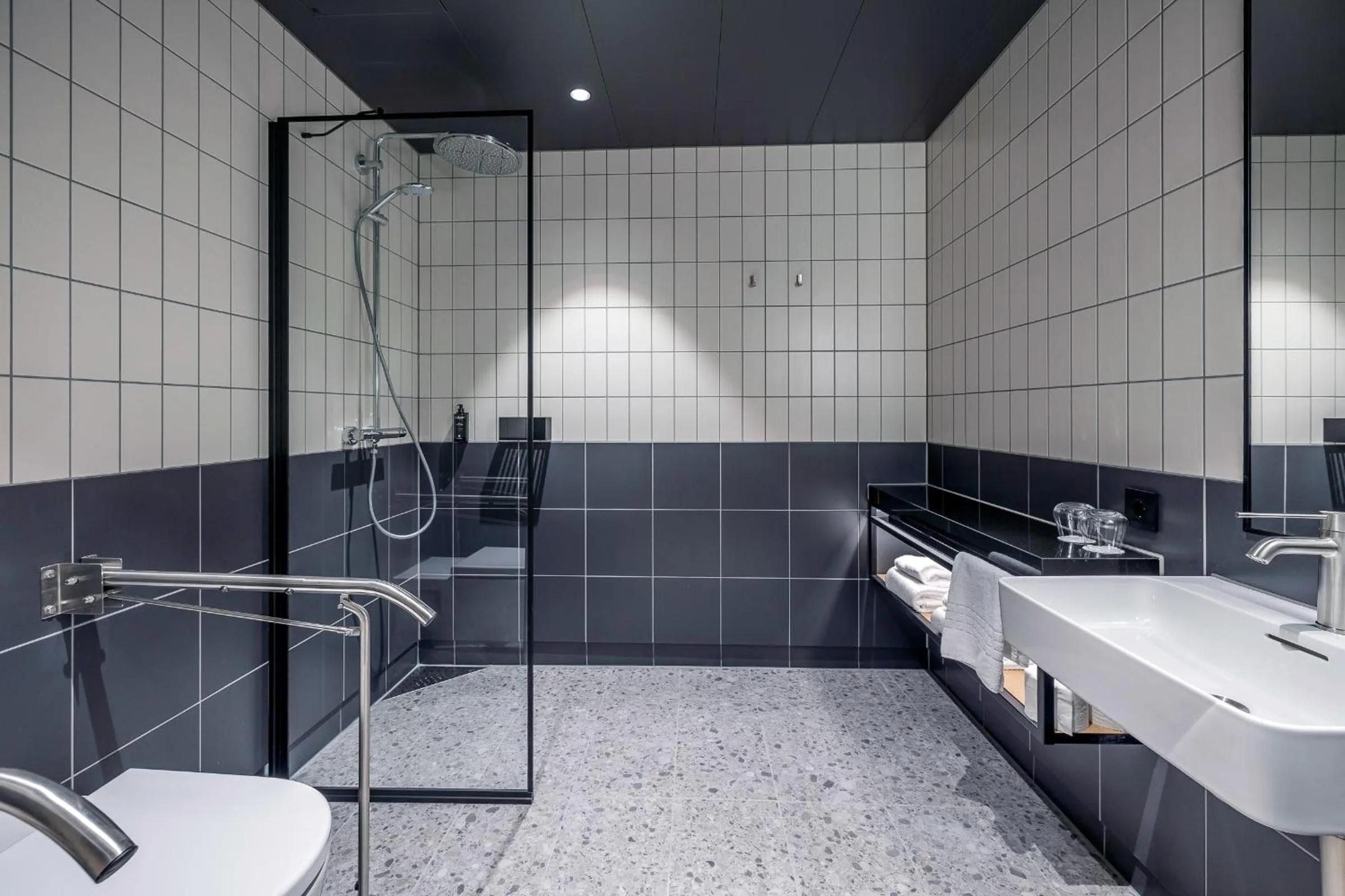 Bathroom in Quality Hotel Richard With