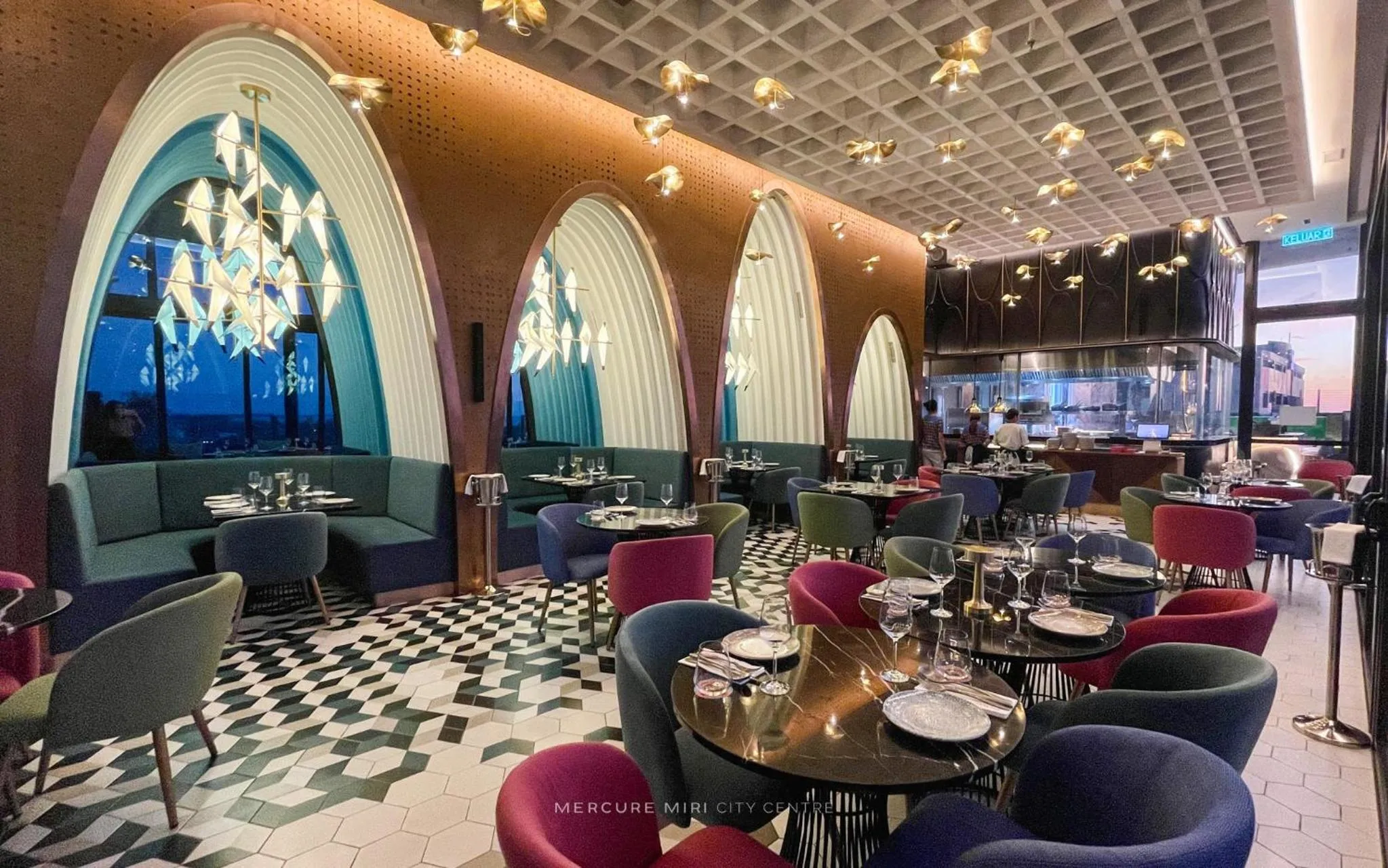 Restaurant/places to eat in Mercure Miri City Centre