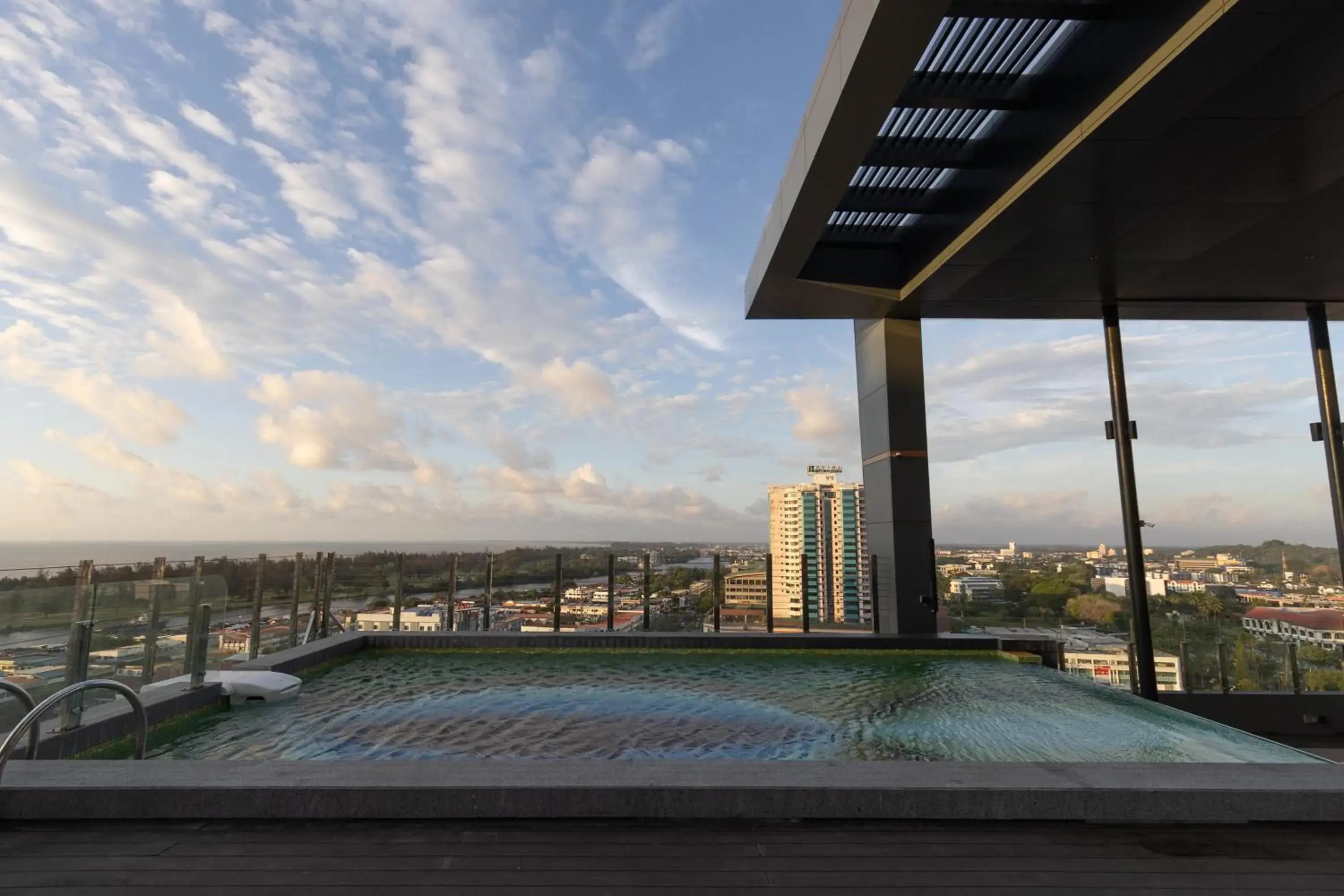 Swimming pool in Mercure Miri City Centre Swimming pool in Mercure Miri City Centre