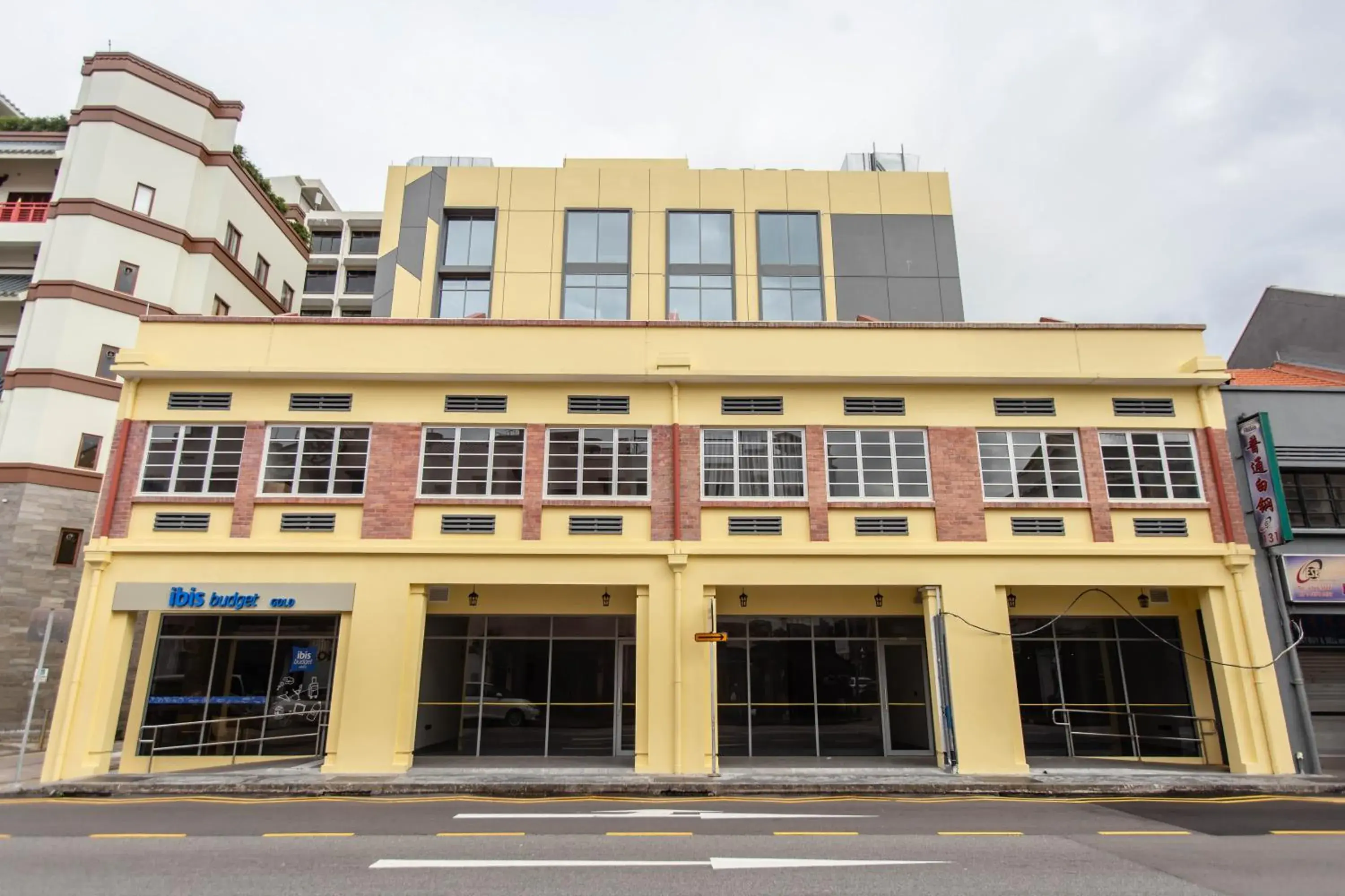 Property building in ibis budget Singapore Gold Property building in ibis budget Singapore Gold