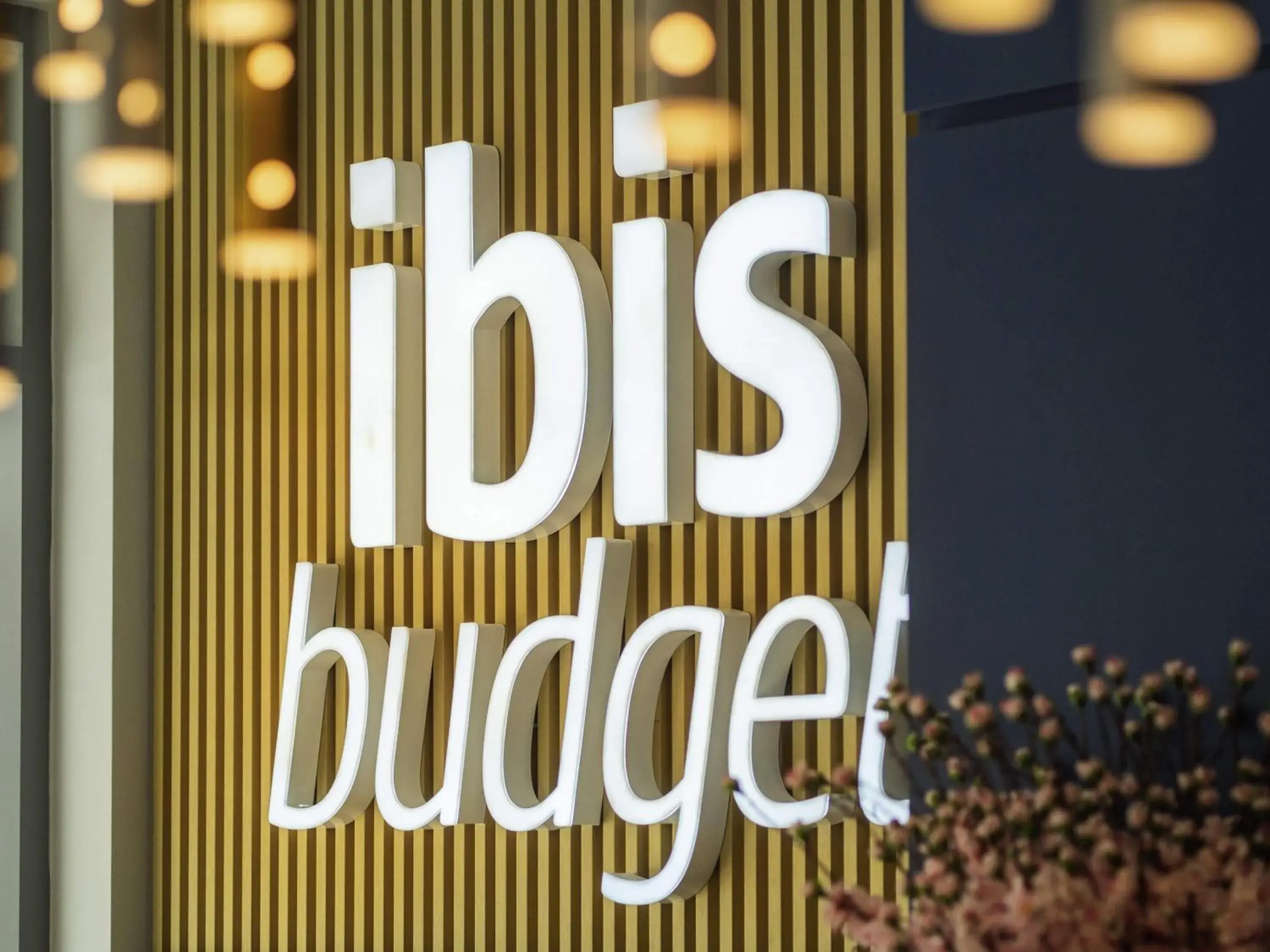 Property building in ibis budget Singapore Gold Property building in ibis budget Singapore Gold