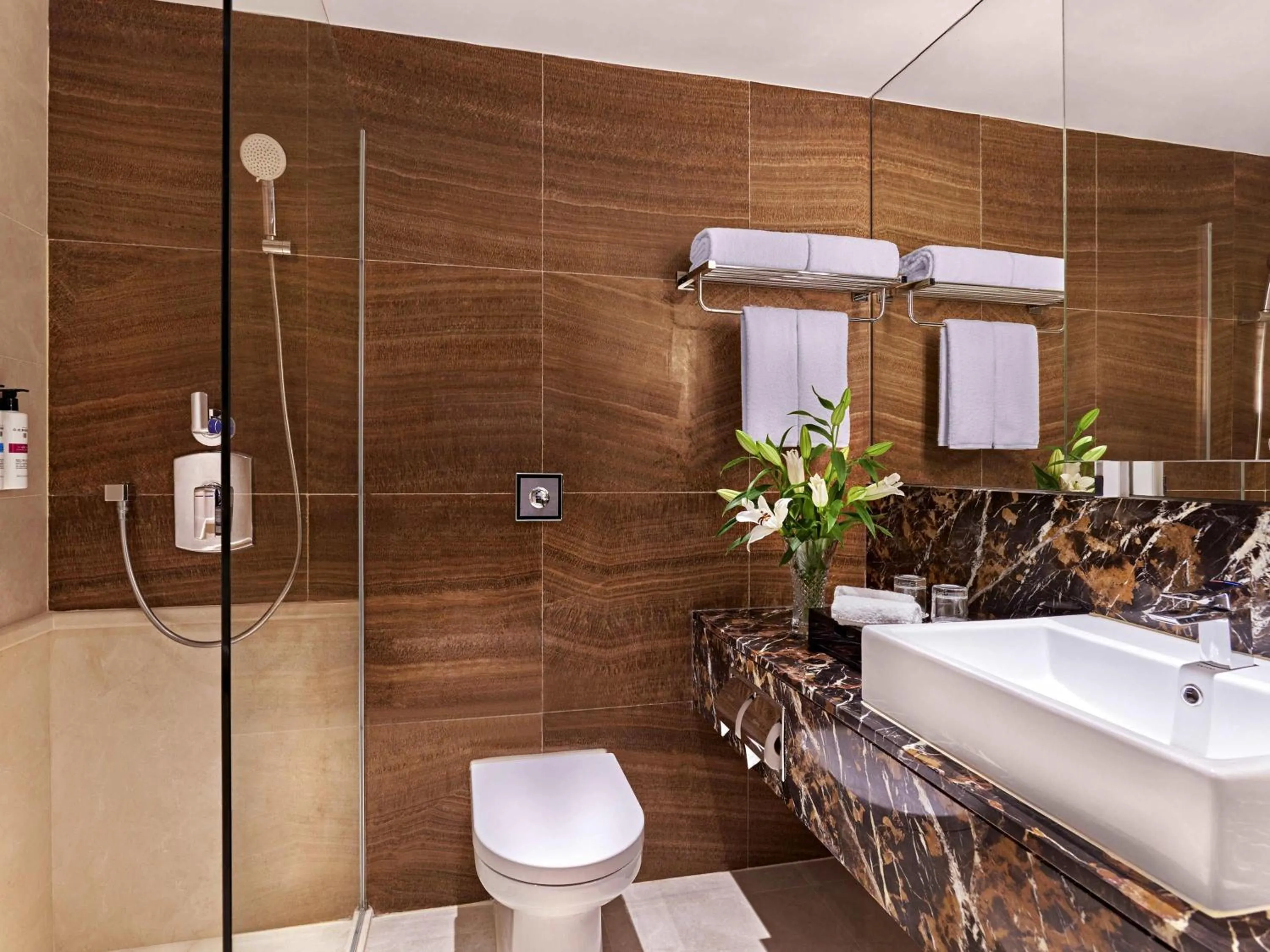 Bedroom in Pullman Singapore Orchard